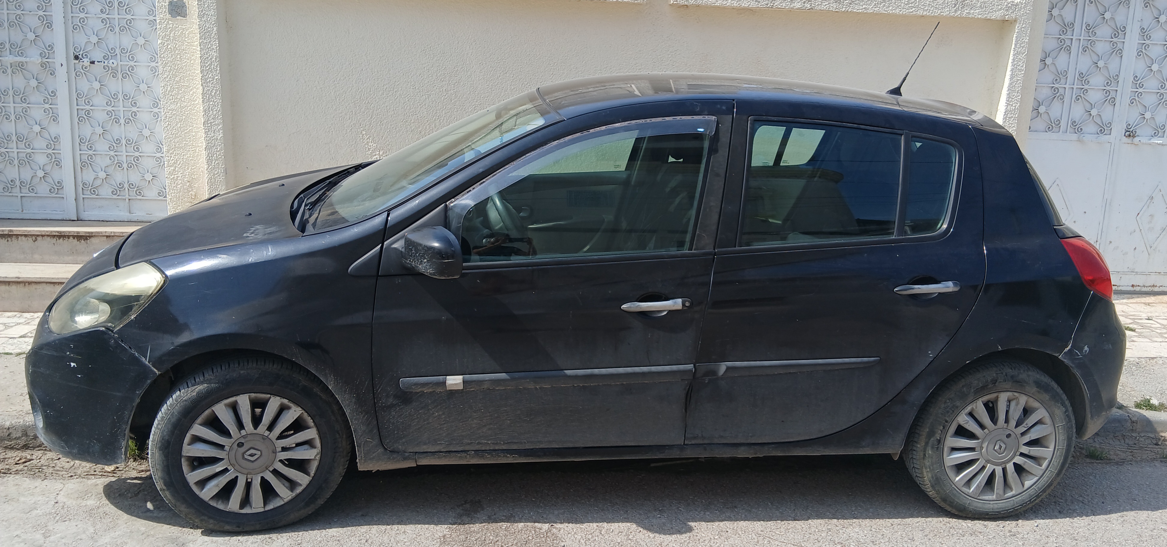 Le Bardo&nbsp;Khaznadar&nbsp;Renault&nbsp;Clio&nbsp;Renault clio 3