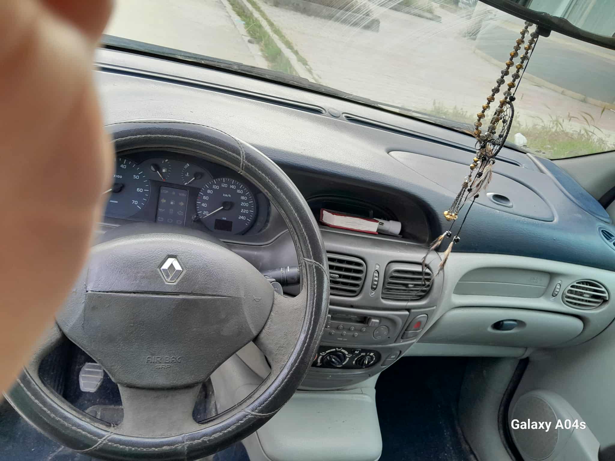 Ariana Ville&nbsp;Cite Ennouzha&nbsp;Renault&nbsp;Scenic&nbsp;Renault scenic