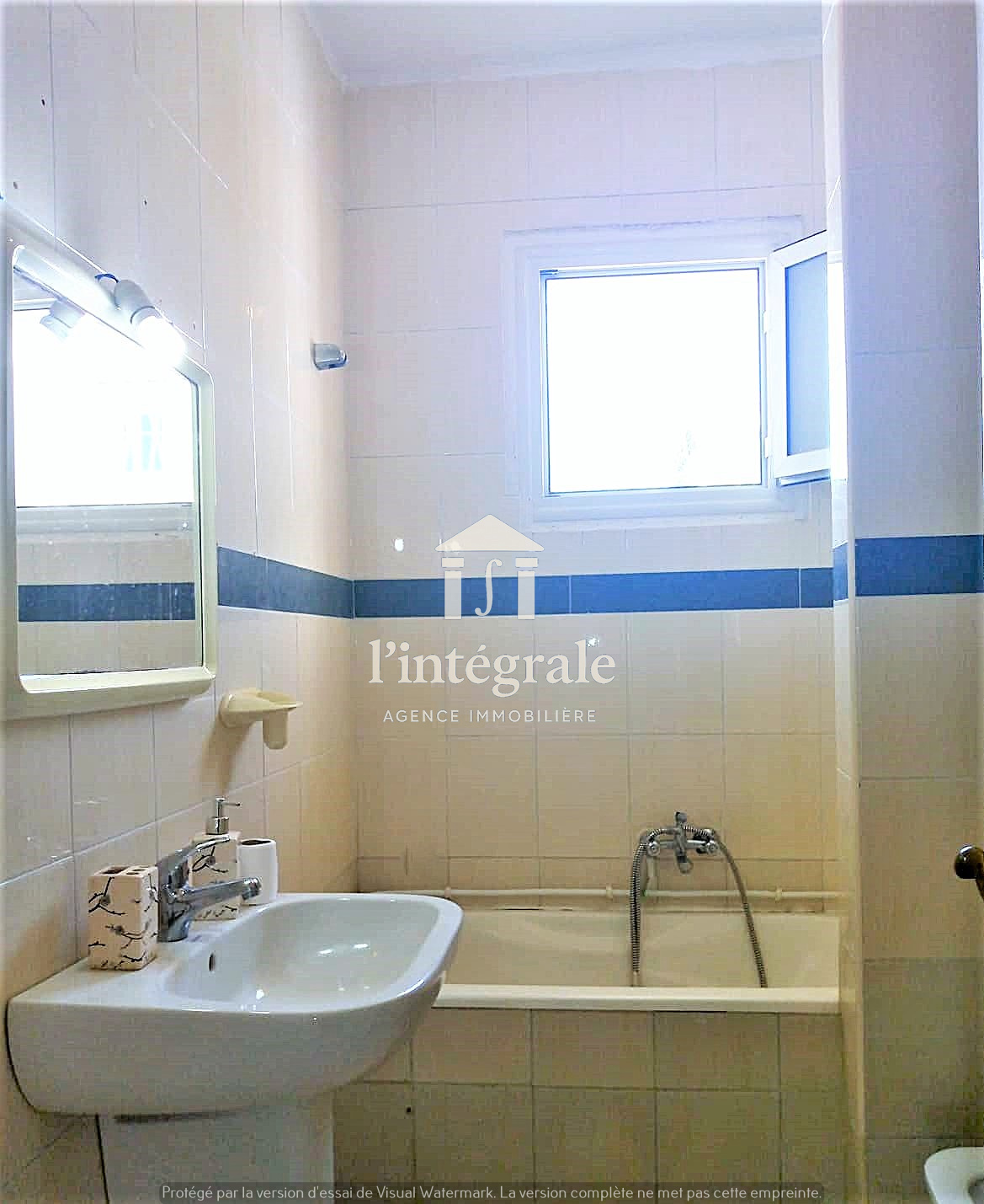 El Menzah&nbsp;El Menzah 1&nbsp;Location&nbsp;Appart. 4 pi�ces&nbsp;� elmenzah1 etage de villa s3