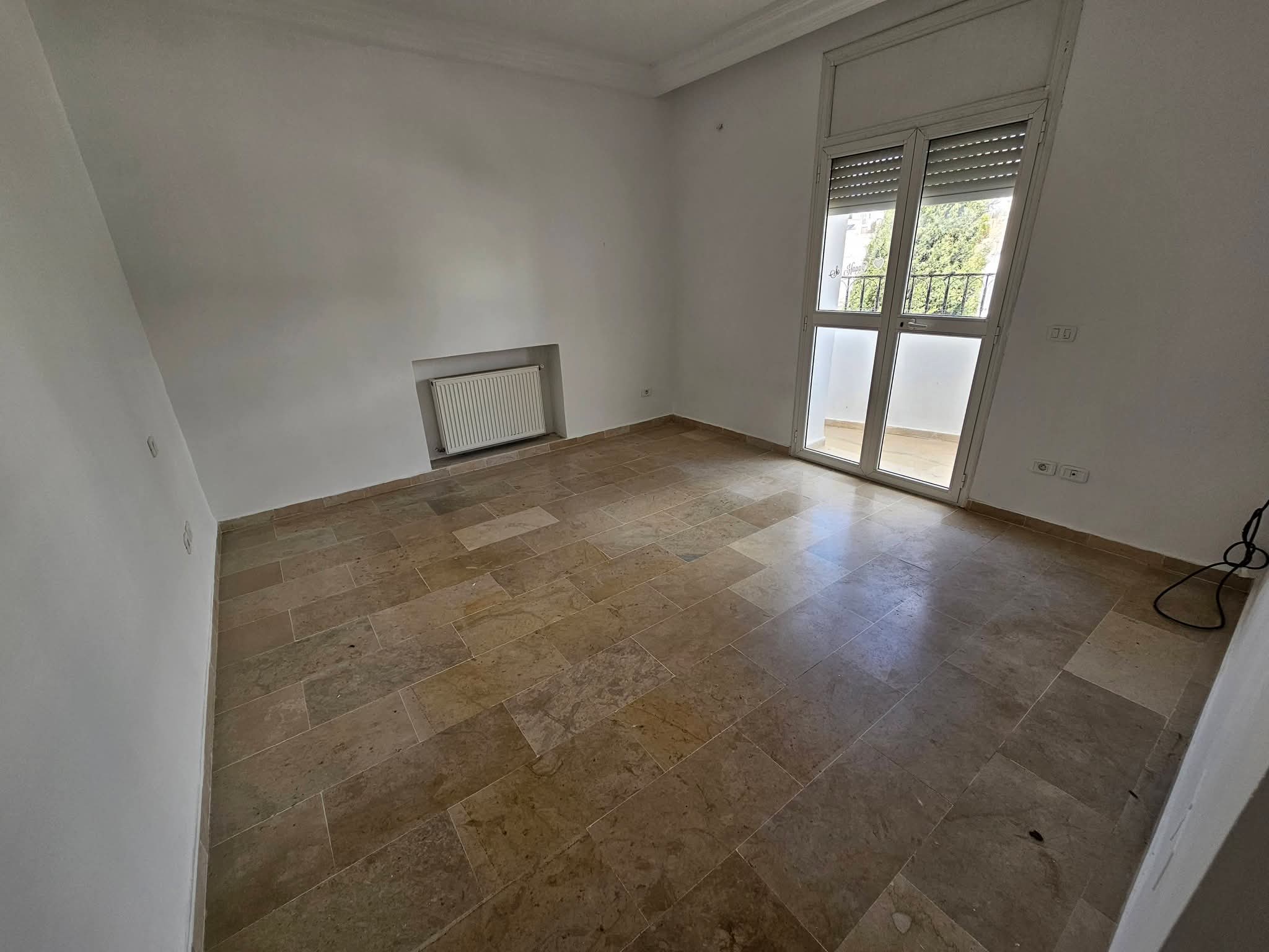 Mnihla&nbsp;Jardins d'el Menzah&nbsp;Location&nbsp;Appart. 5 pi�ces+&nbsp;Etage de villa s4 1650d