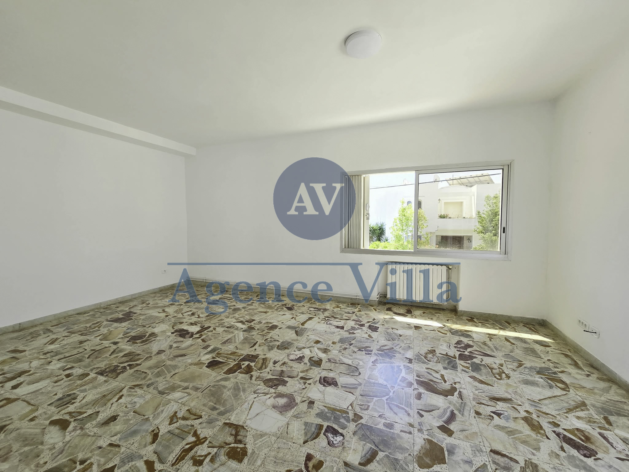 La Marsa&nbsp;Marsa Ennassim&nbsp;Location&nbsp;Appart. 3 pi�ces&nbsp;Etage de villa s2 � la marsa