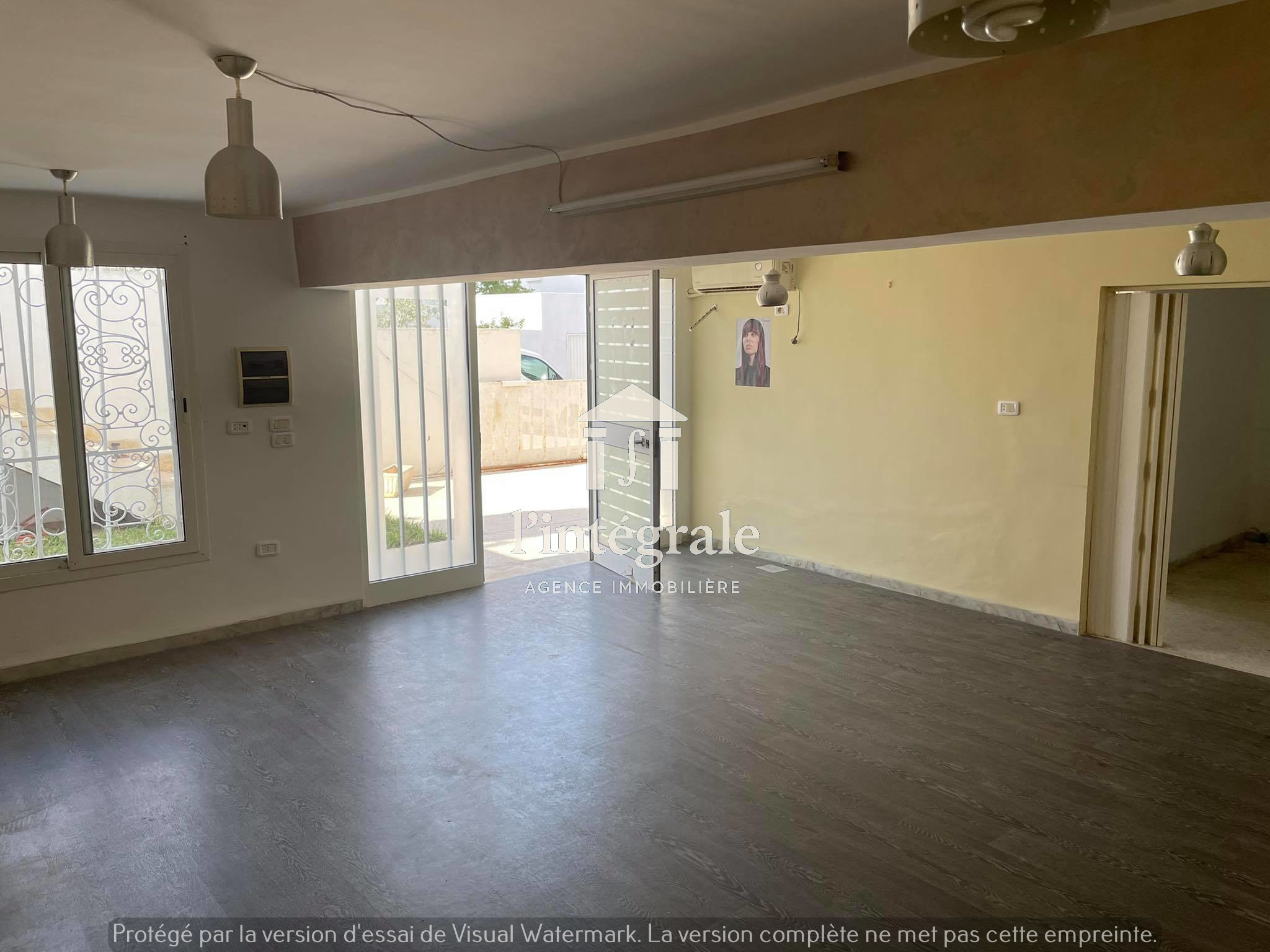 Ariana Ville&nbsp;Cite Ennasr 2&nbsp;Location&nbsp;Maisons&nbsp;Local pour bureau ou commerce
