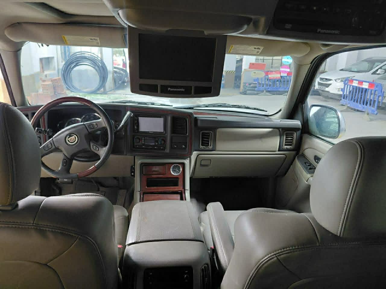 Bab Souika&nbsp;Bab Souika&nbsp;Cadillac&nbsp;Escalade&nbsp;Cadillac escalade  essence gaz vignete agricol 35d