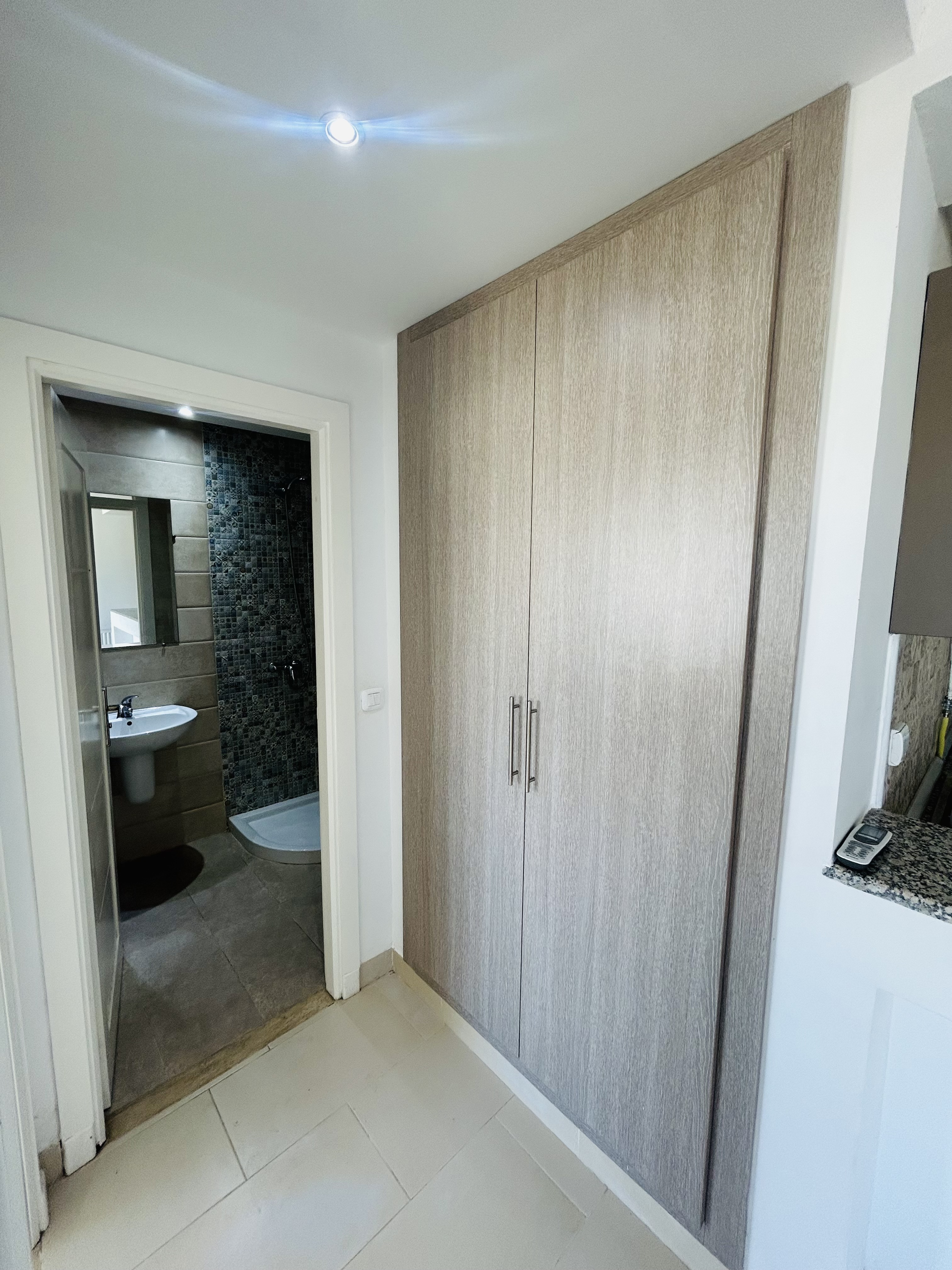 La Soukra&nbsp;Chotrana 1&nbsp;Location&nbsp;Appart. 2 pi�ces&nbsp;S 1 lumineux chotrana