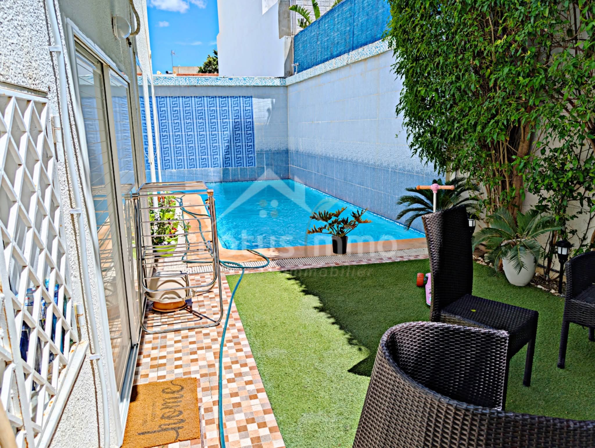 Ariana Ville&nbsp;Riadh Landlous&nbsp;Vente&nbsp;Maisons&nbsp;Villa jumel�e d'un c�t� avec piscine