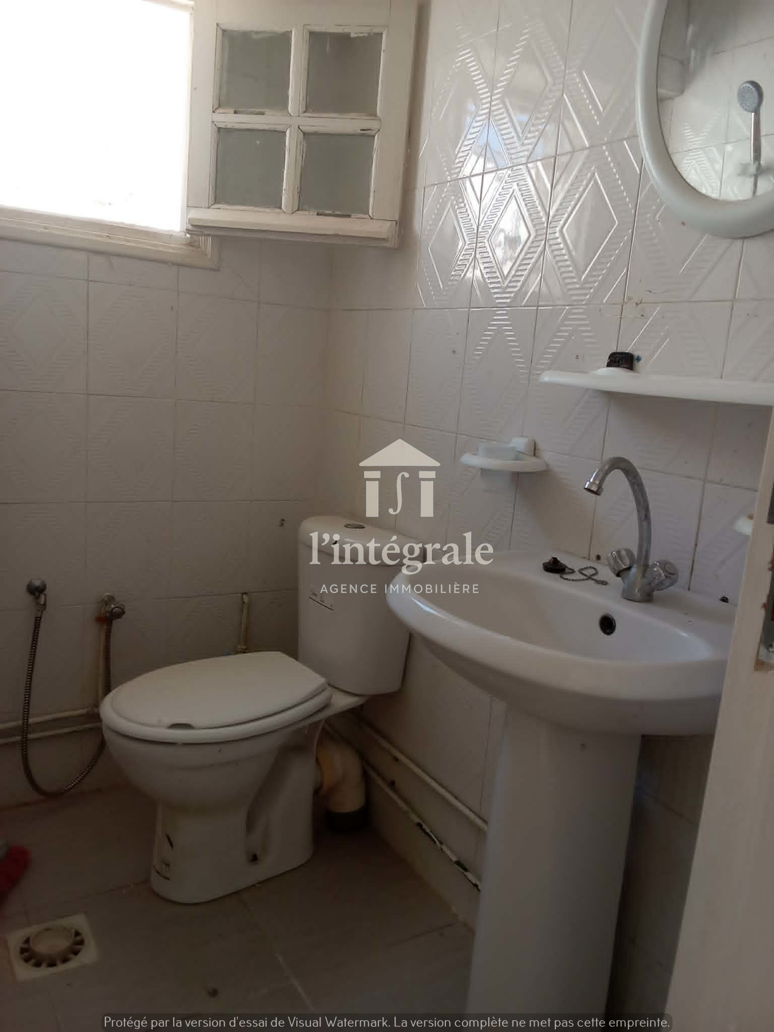 Ariana Ville&nbsp;Cite Ennasr 2&nbsp;Location&nbsp;Appart. 3 pi�ces&nbsp;S2  meubl� rdc