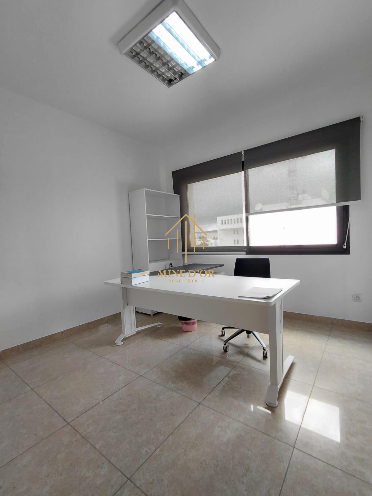 Cite El Khadra&nbsp;Zone urbaine nord&nbsp;Bureaux & Commerces&nbsp;Bureau&nbsp;Bureau hts en 4 espaces au centre urbain nord