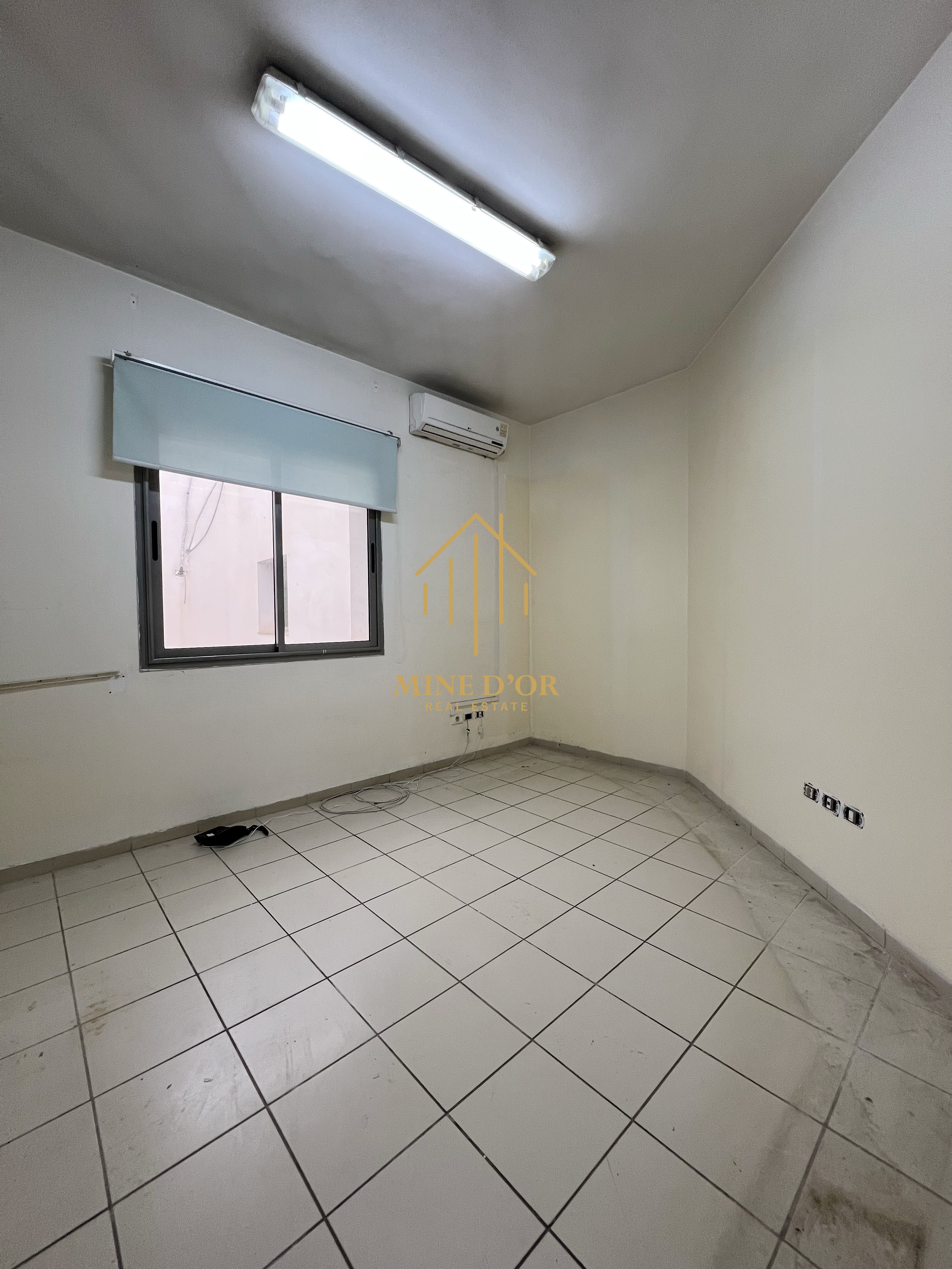 Bab Bhar&nbsp;Montplaisir&nbsp;Bureaux & Commerces&nbsp;Bureau&nbsp;Bureau h2 usage administratif � montplaisir