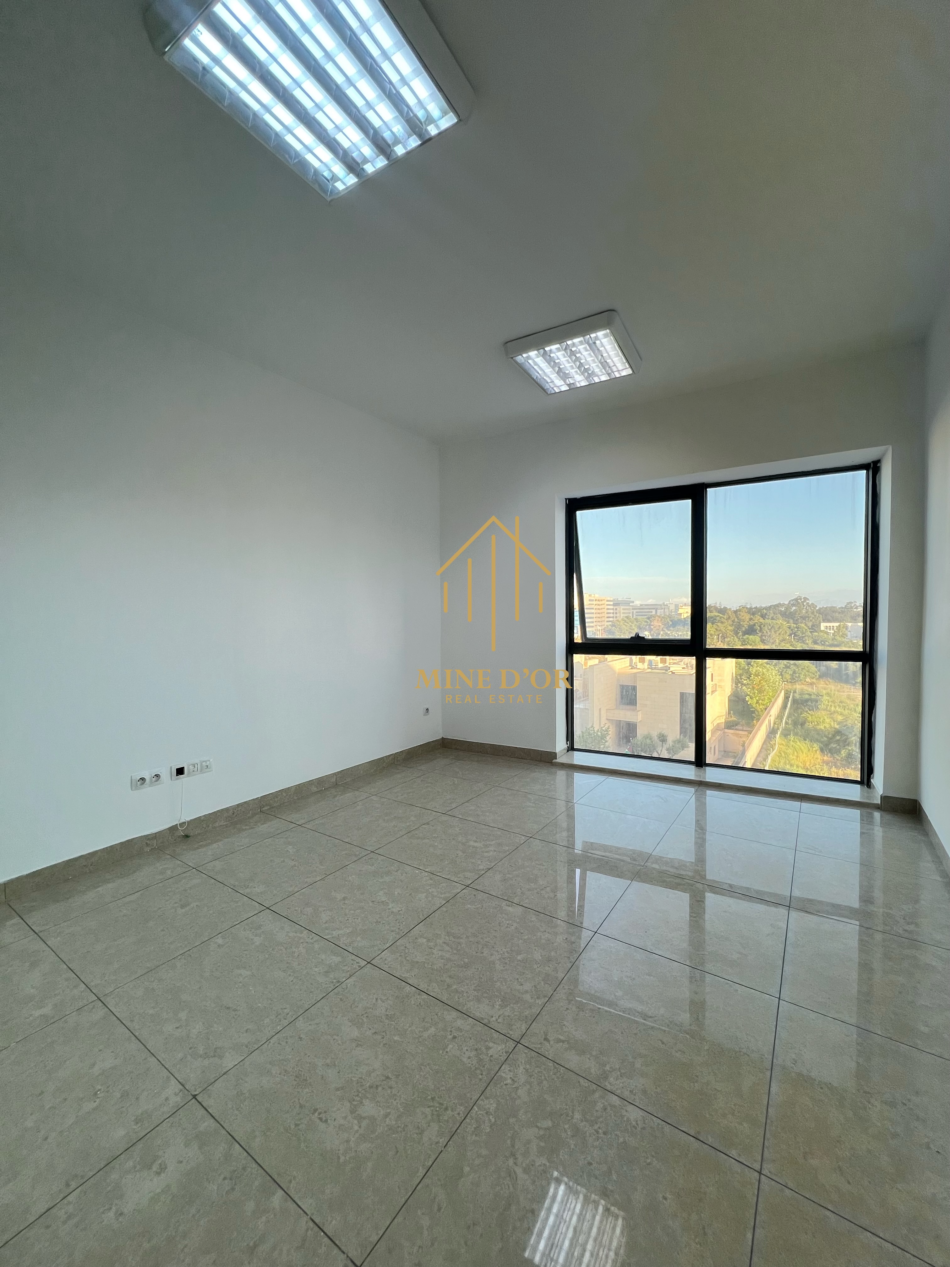 Cite El Khadra&nbsp;Zone urbaine nord&nbsp;Bureaux & Commerces&nbsp;Bureau&nbsp;Bureau h3 avec vue d�gag� au centre urbain