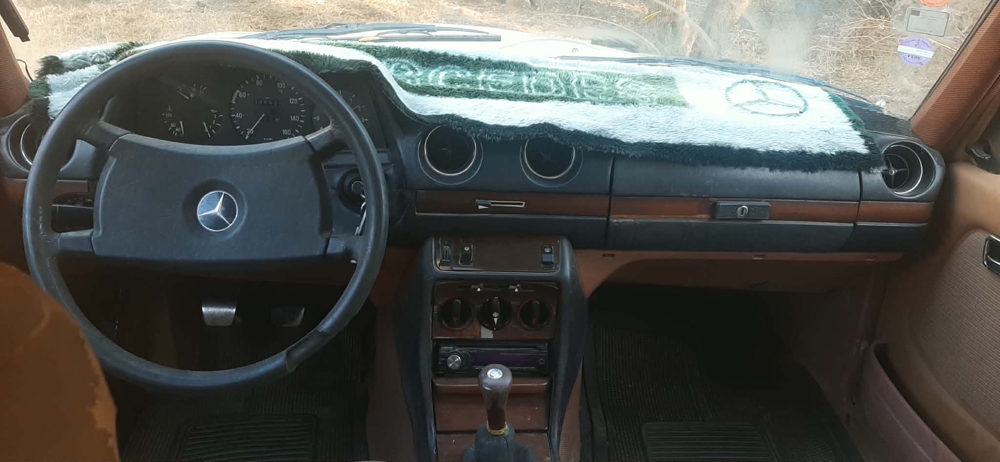 Mercedes&nbsp;240 - Tunisie