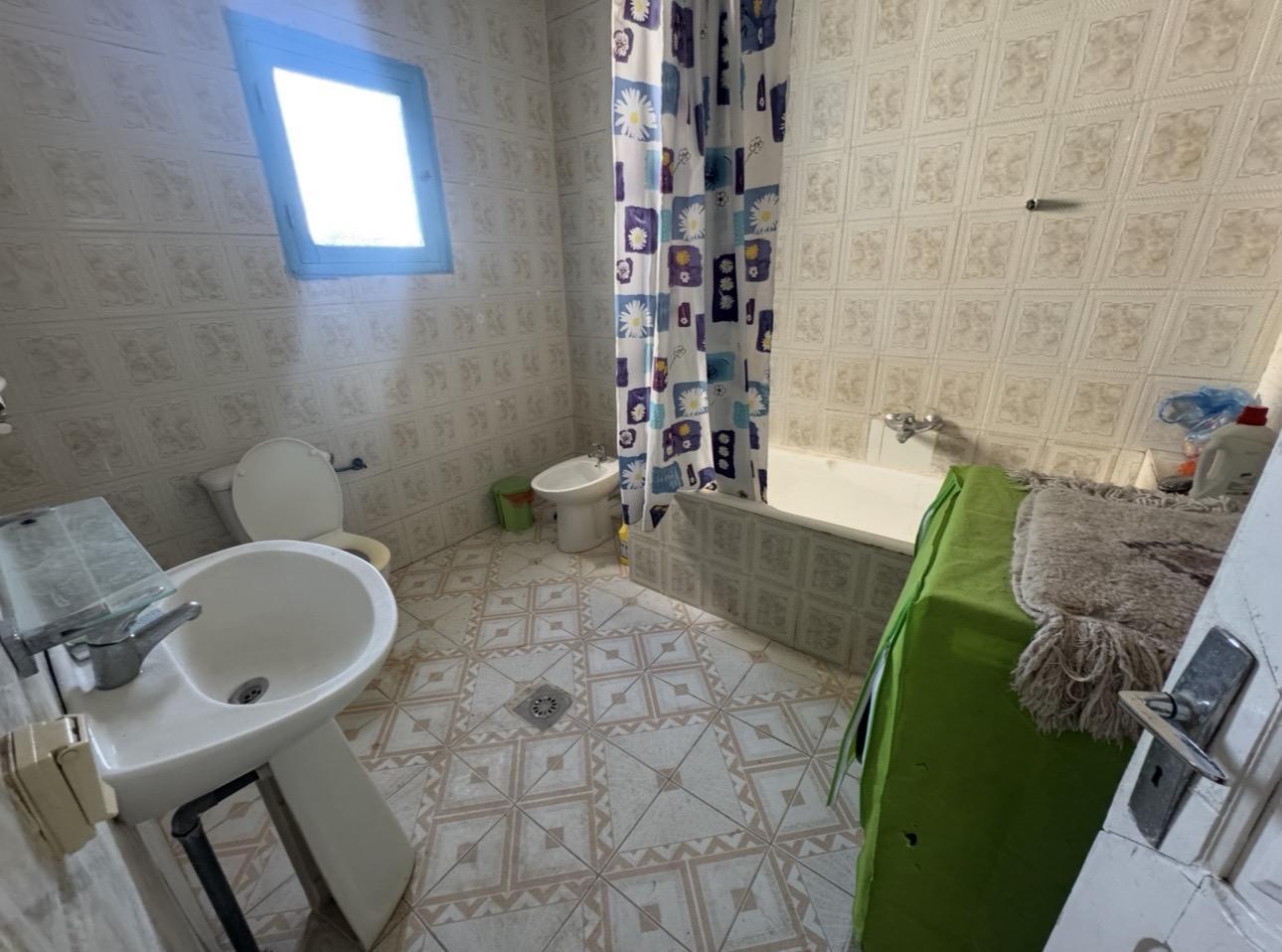 La Marsa&nbsp;Marsa Safsaf&nbsp;Location&nbsp;Maisons&nbsp;Premier �tage meuble au centre de la marsa