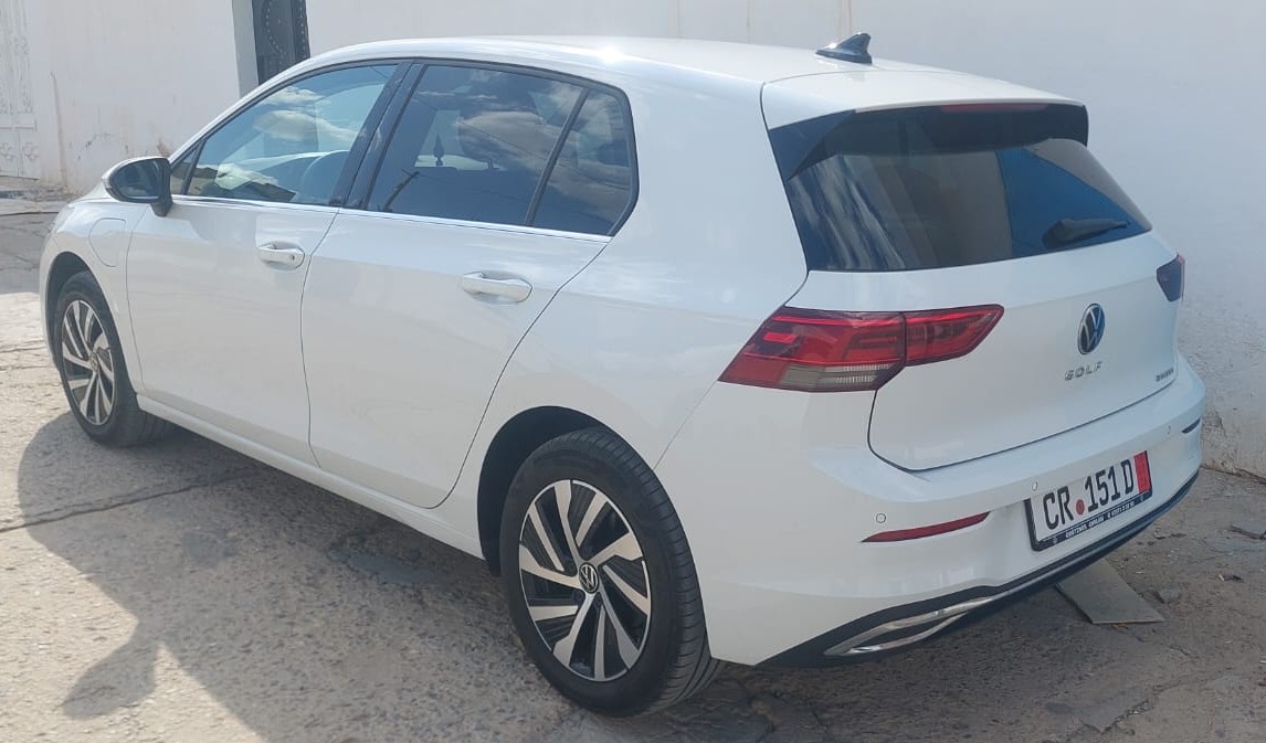 Ain Zaghouan&nbsp;Ain Zaghouan&nbsp;Volkswagen&nbsp;Golf SW&nbsp;Golf 8 style hybride rechargeable imp d'allemagne