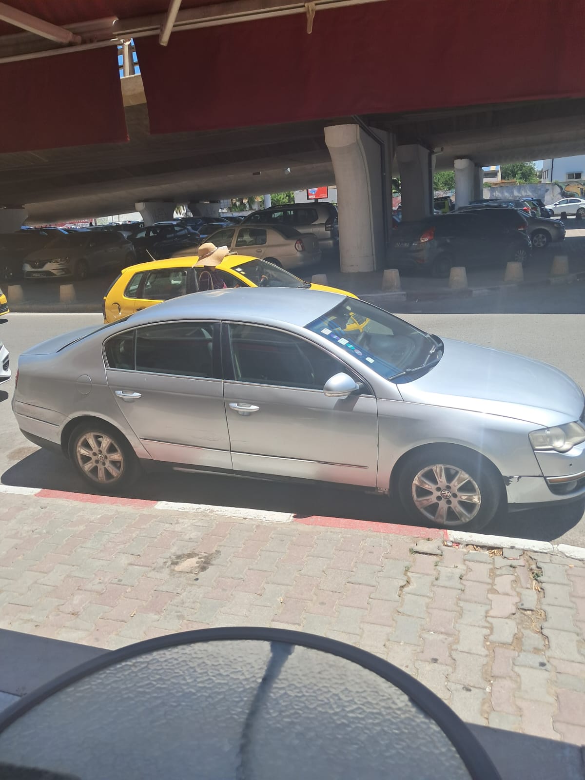 Ariana Ville&nbsp;Riadh Landlous&nbsp;Volkswagen&nbsp;Passat&nbsp;Passat b7 bon etat