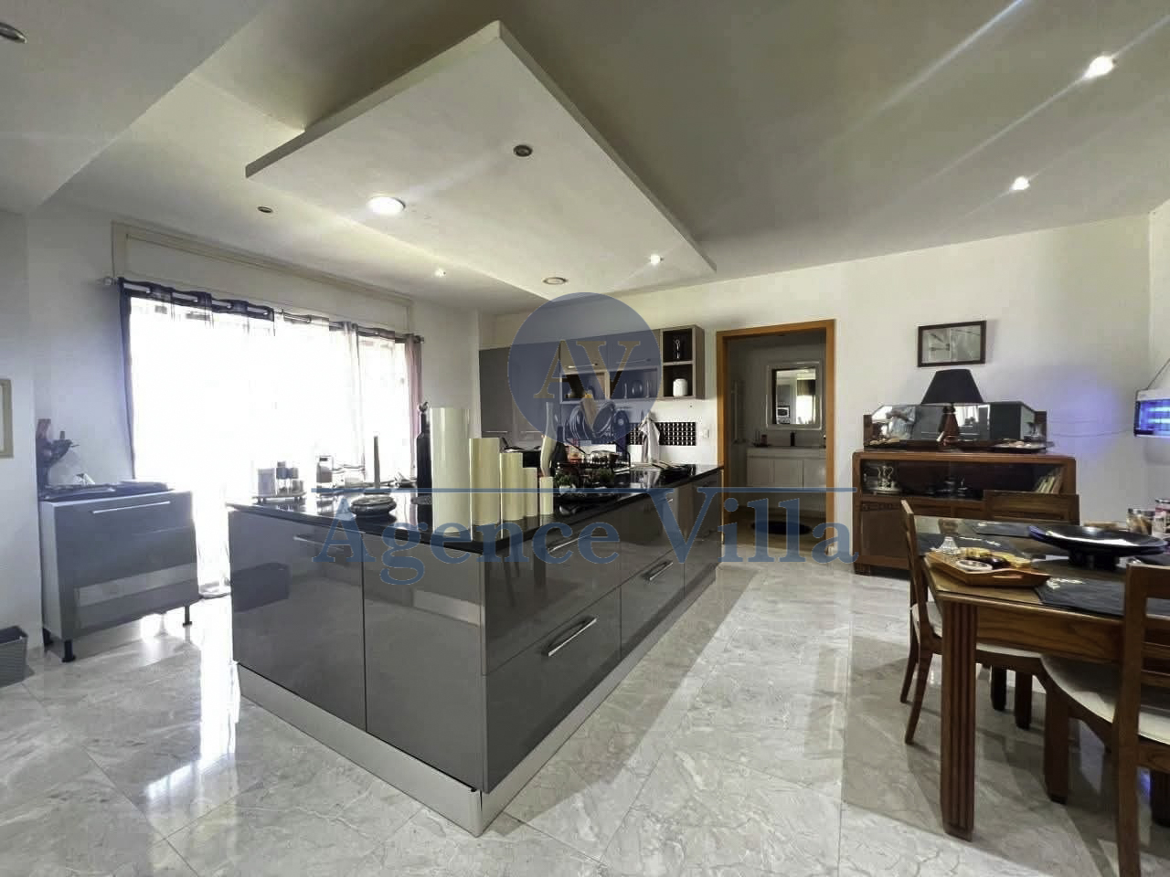 La Soukra&nbsp;Chotrana 2&nbsp;Location&nbsp;Maisons&nbsp;Une villa s5 avec piscine � la soukra chotrana 2