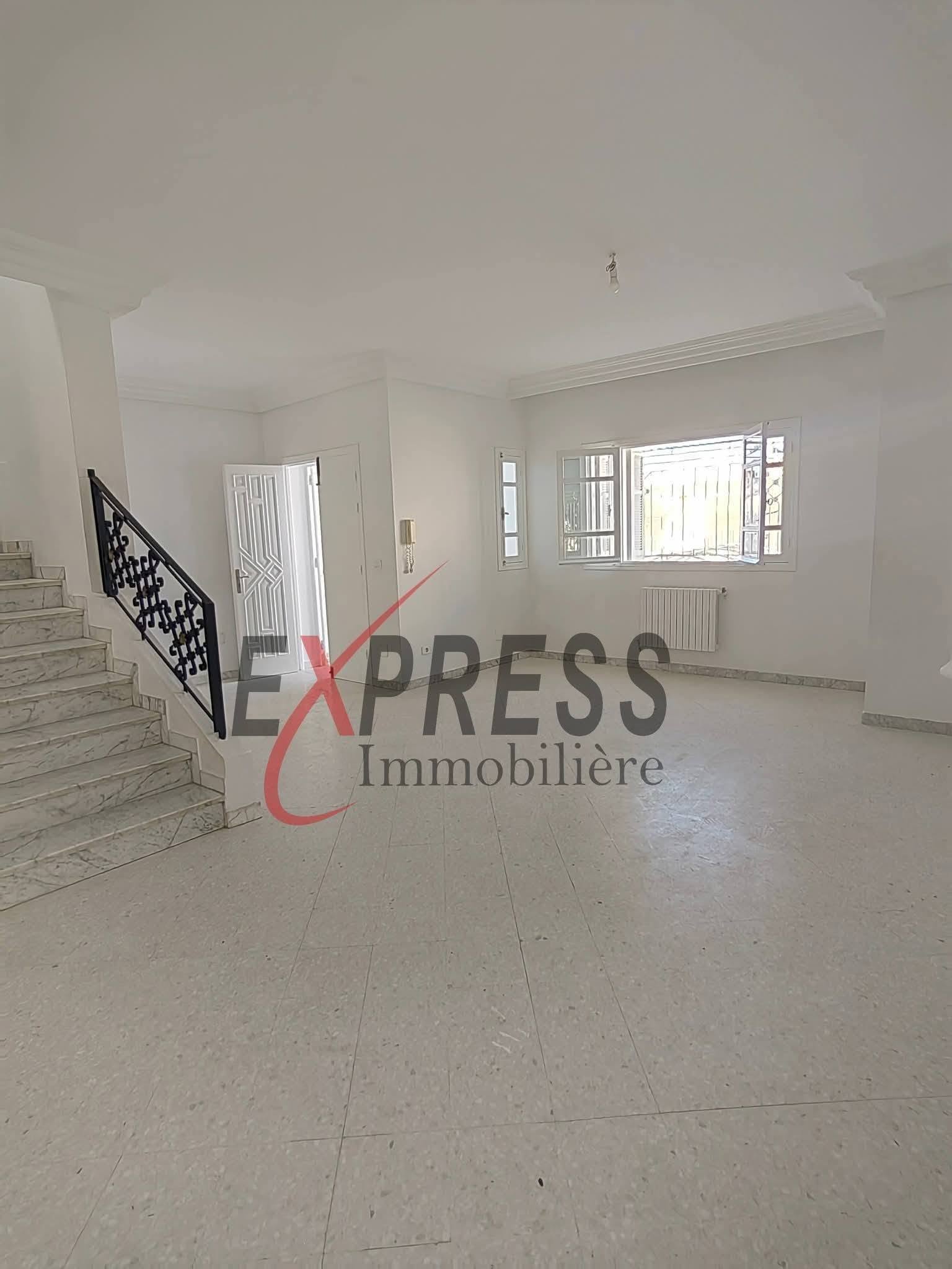 Ariana Ville&nbsp;Cite Ennasr 2&nbsp;Location&nbsp;Duplex&nbsp;Villa jumel�e s3 avec jardin et garage