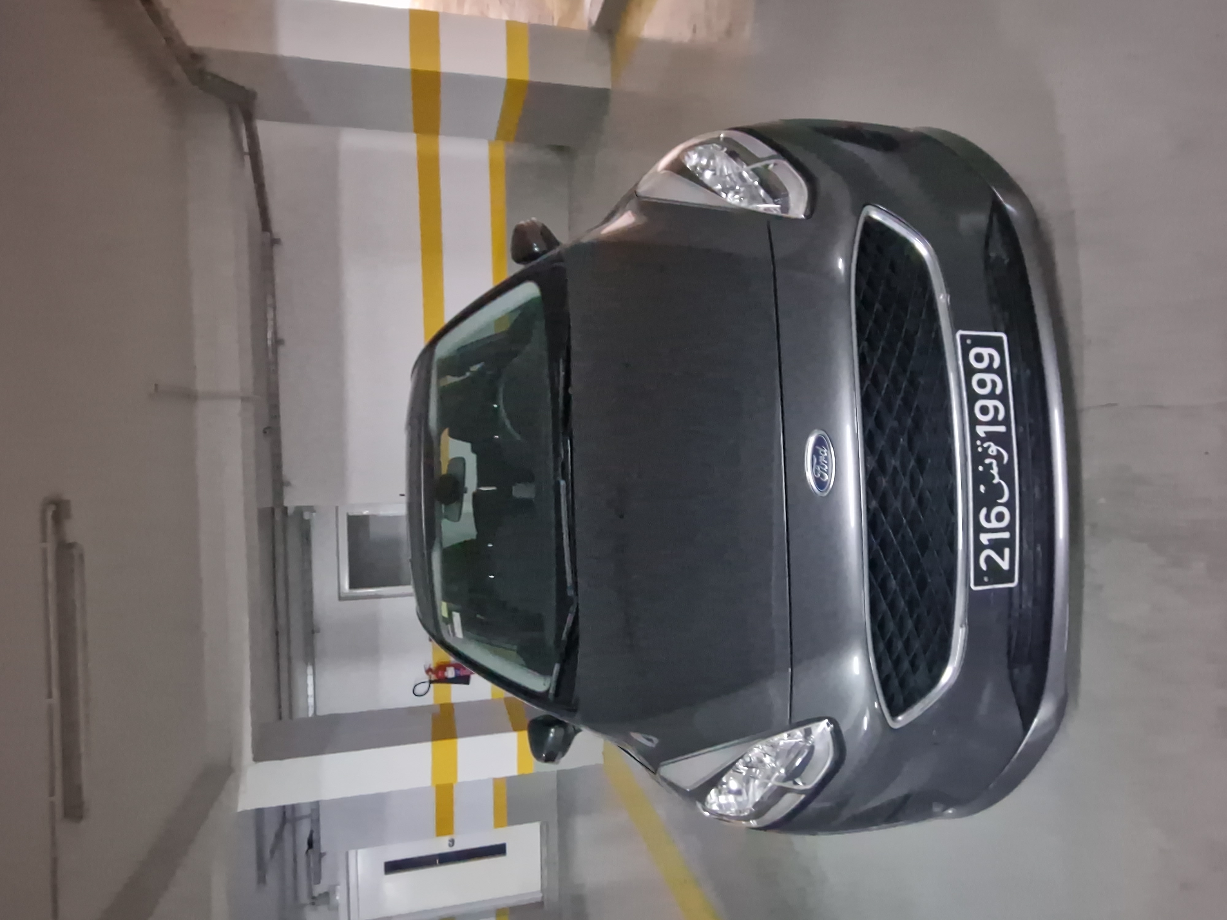 Ariana Ville&nbsp;Cite Ennasr 2&nbsp;Ford&nbsp;Fiesta&nbsp;Ford fiesta titanium premi�re  main