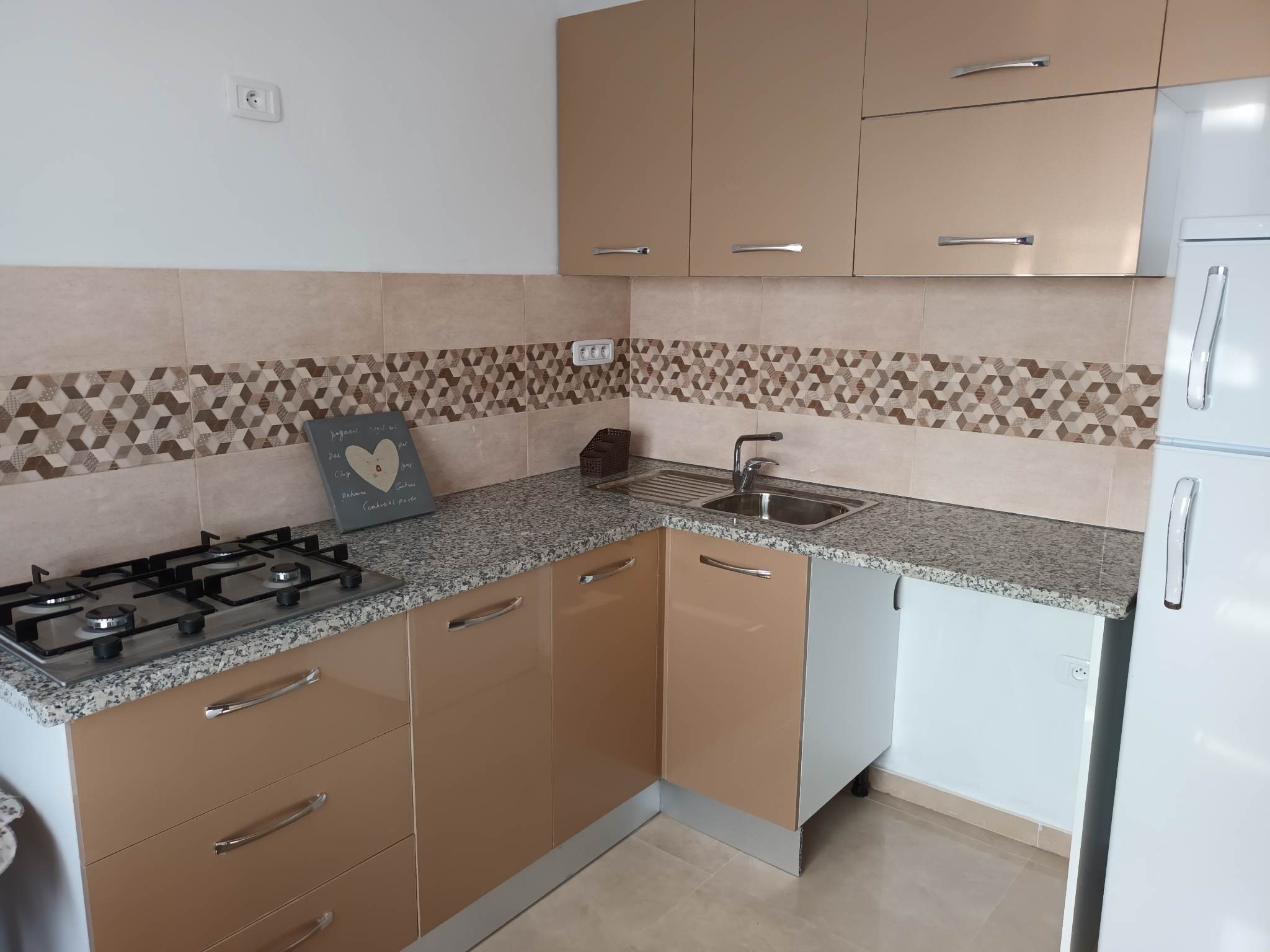 Bizerte Nord&nbsp;Bizerte&nbsp;Location&nbsp;Appart. 1 pi�ce&nbsp;Un studio pied dans l'eau � sidi salem bizerte