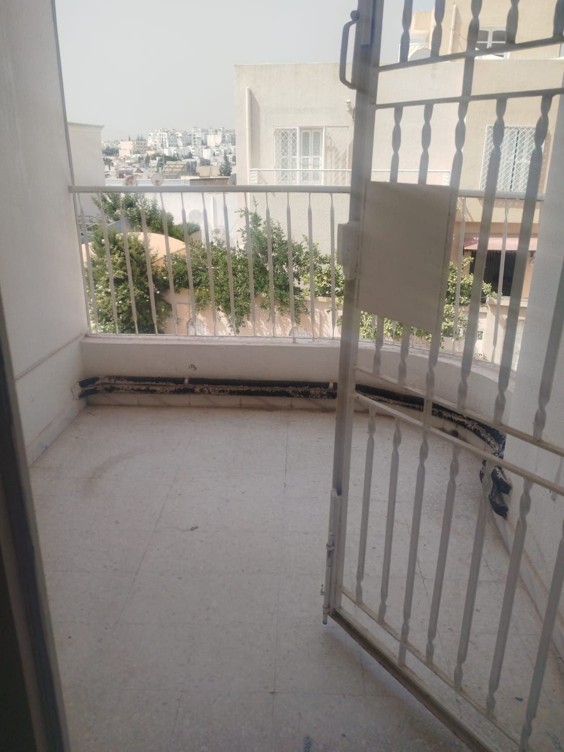 Mnihla&nbsp;Cite Ennasr&nbsp;Location&nbsp;Appart. 4 pi�ces&nbsp;Un spacieux �tage de villa s33 � ennasr