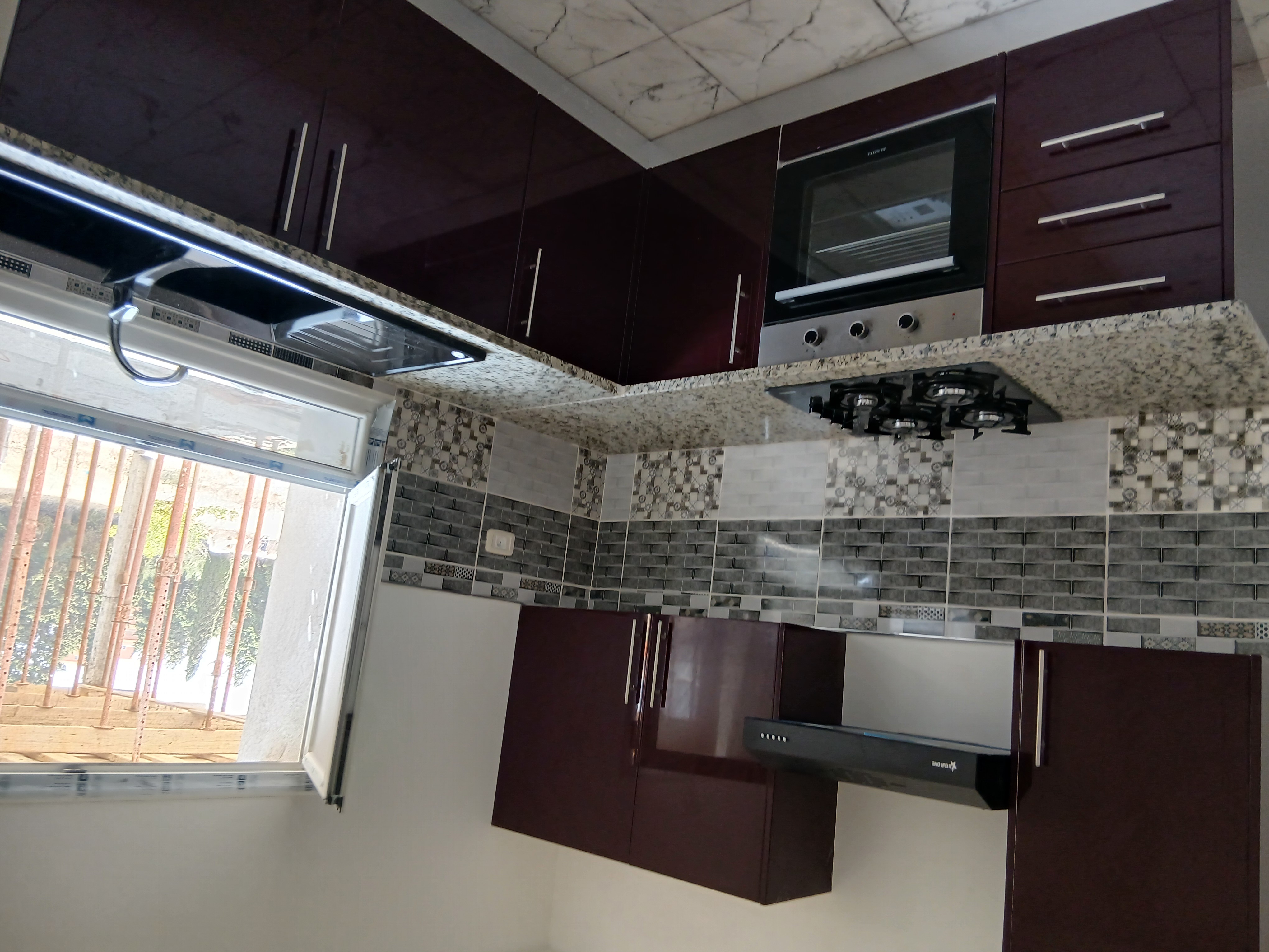 Akouda&nbsp;Chatt Meriem&nbsp;Vente&nbsp;Appart. 4 pi�ces&nbsp;Immeuble neuf r2 surfaces500m2 composer 3 appart