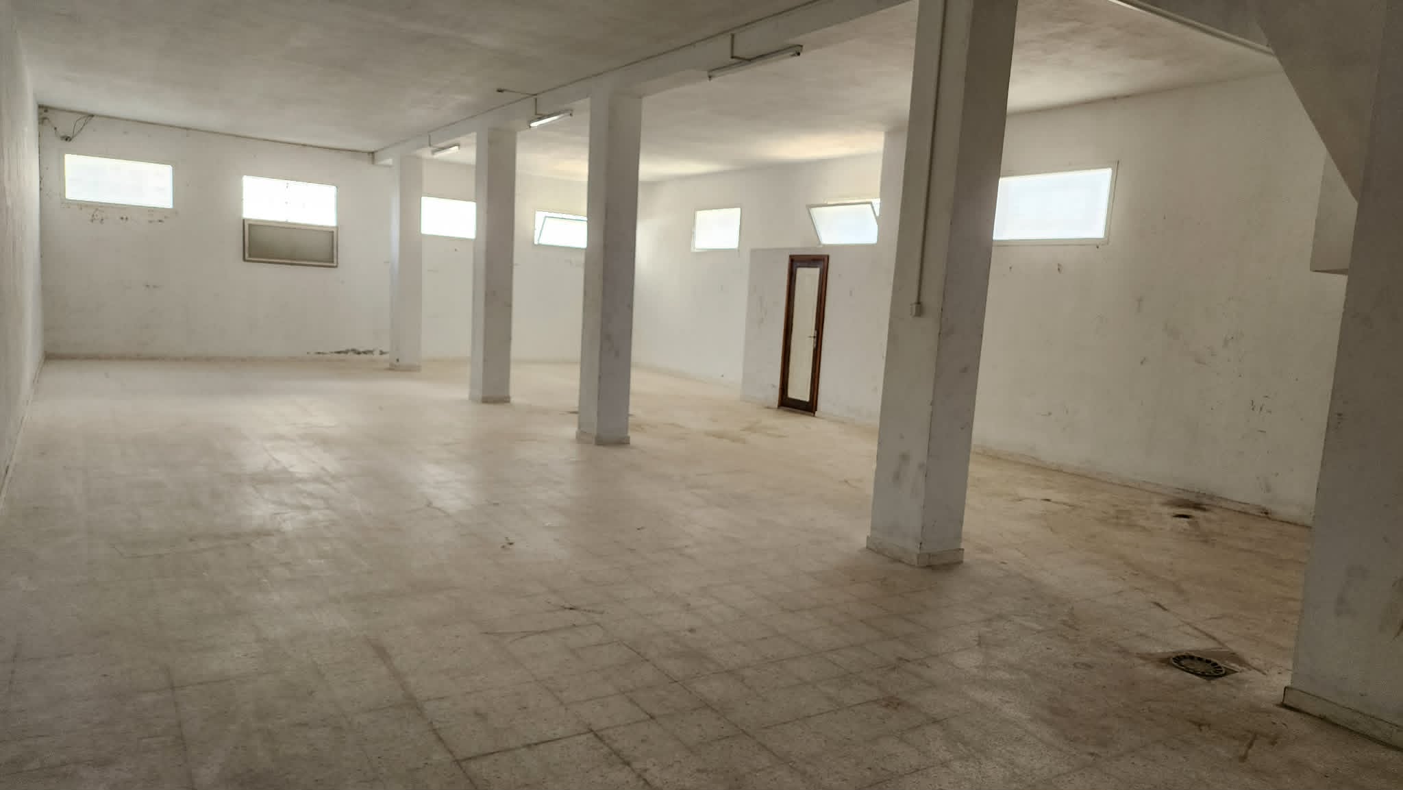 La Soukra&nbsp;La Soukra&nbsp;Location&nbsp;Surfaces&nbsp;D�p�t de 230 m � la soukra sidi fradj