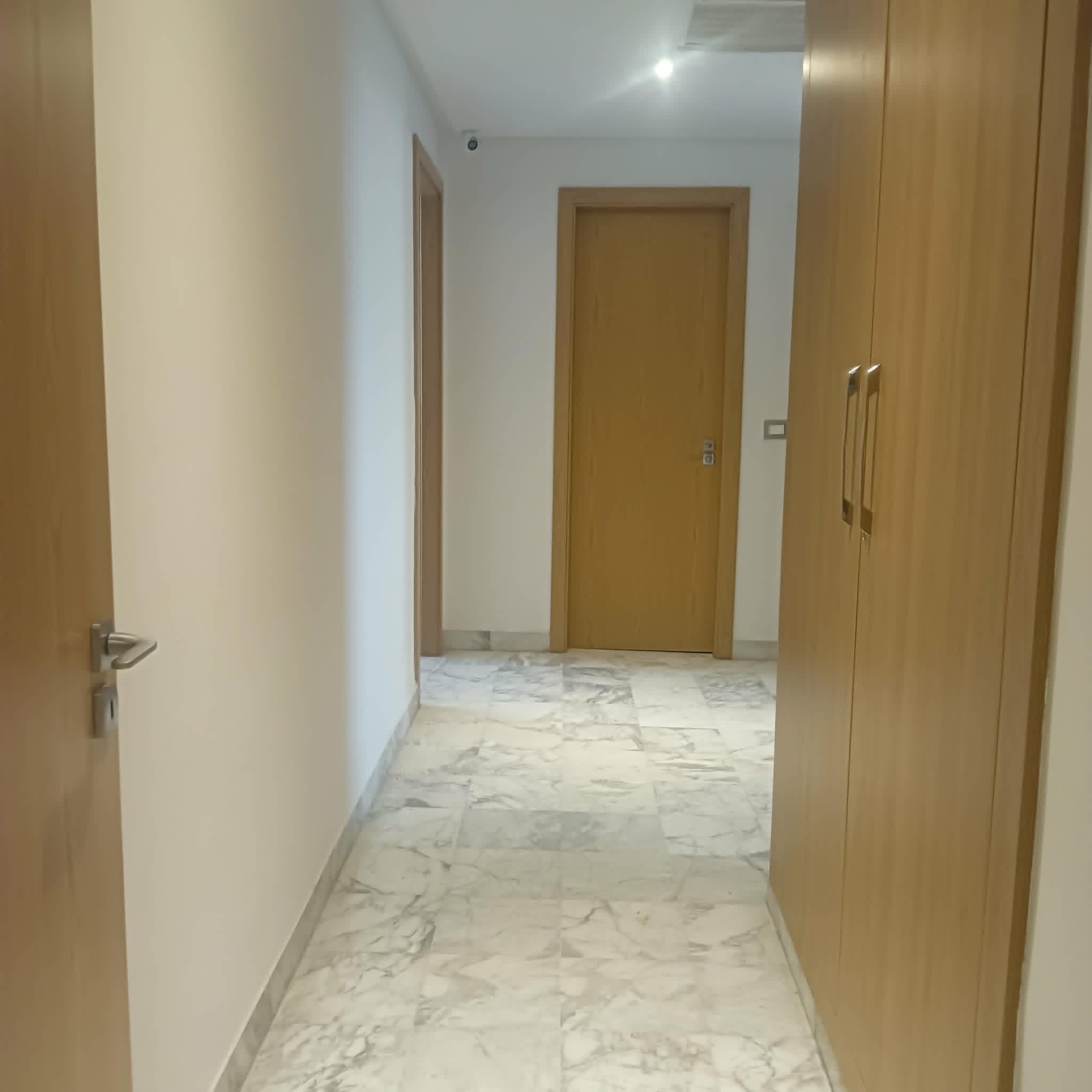 Ariana Ville&nbsp;Cite Ennasr 1&nbsp;Bureaux & Commerces&nbsp;Bureau&nbsp;Spacieux bureau h4