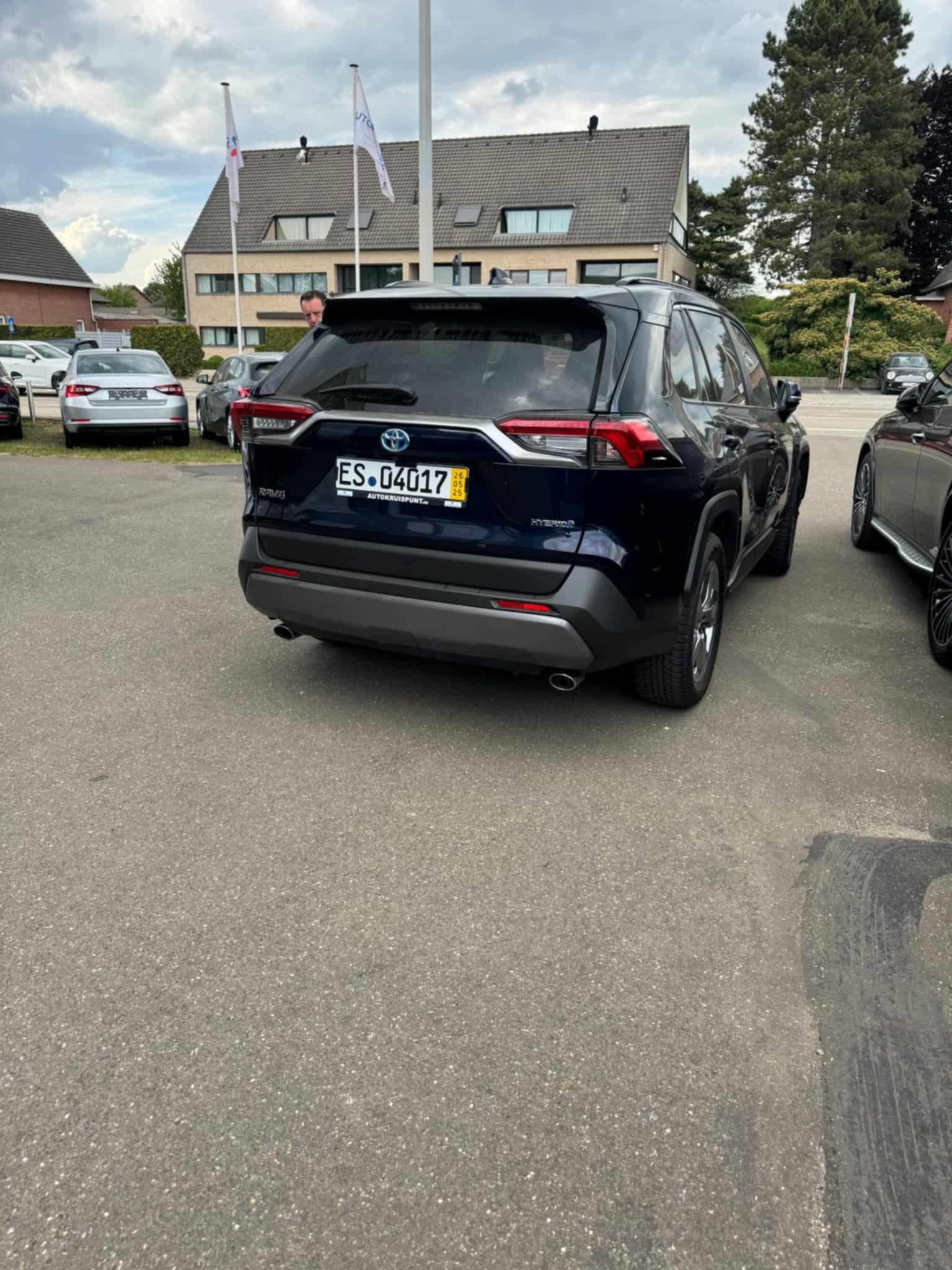 Bou Salem&nbsp;Bou Salem&nbsp;Toyota&nbsp;RAV 4&nbsp;Rav4 hybride essence