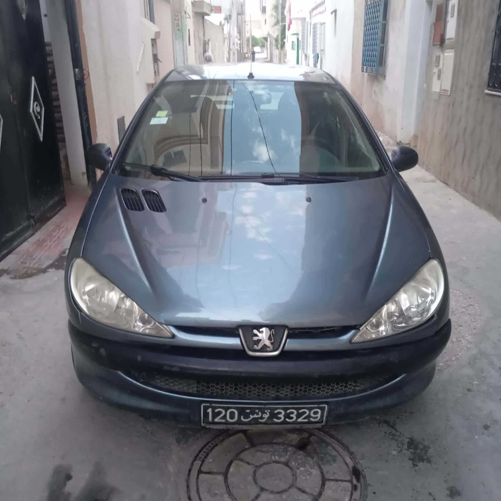 Nouvelle Medina&nbsp;Nouvelle Medina&nbsp;Peugeot&nbsp;206&nbsp;Une voiture  peugeot 206