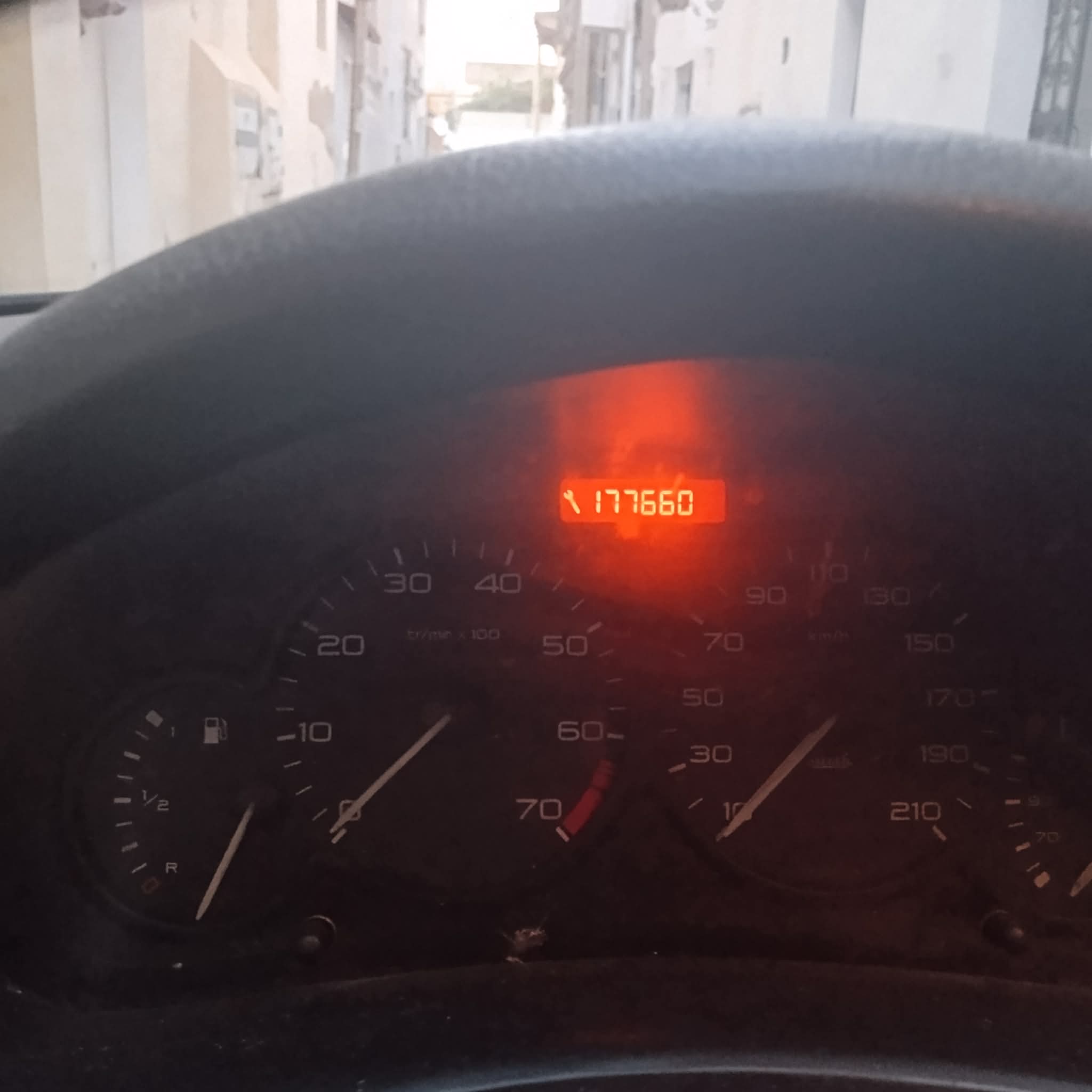 Nouvelle Medina&nbsp;Nouvelle Medina&nbsp;Peugeot&nbsp;206&nbsp;Une voiture  peugeot 206