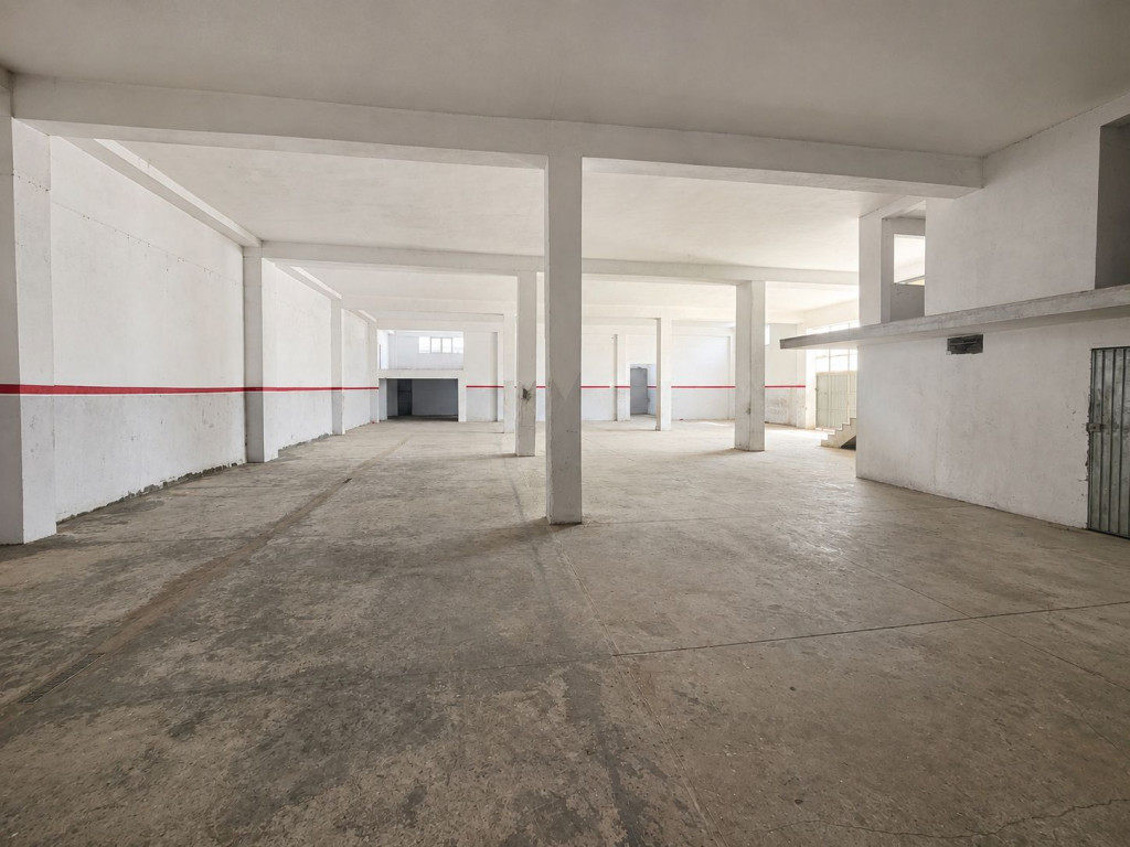 Fouchana&nbsp;Zone Industrielle El Meghira&nbsp;Bureaux & Commerces&nbsp;Fond de Commerce&nbsp;D�p�t de 1 100 m � � el mghira 3