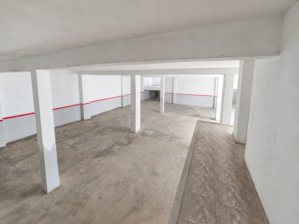 Fouchana&nbsp;Zone Industrielle El Meghira&nbsp;Bureaux & Commerces&nbsp;Fond de Commerce&nbsp;D�p�t de 1 100 m � � el mghira 3