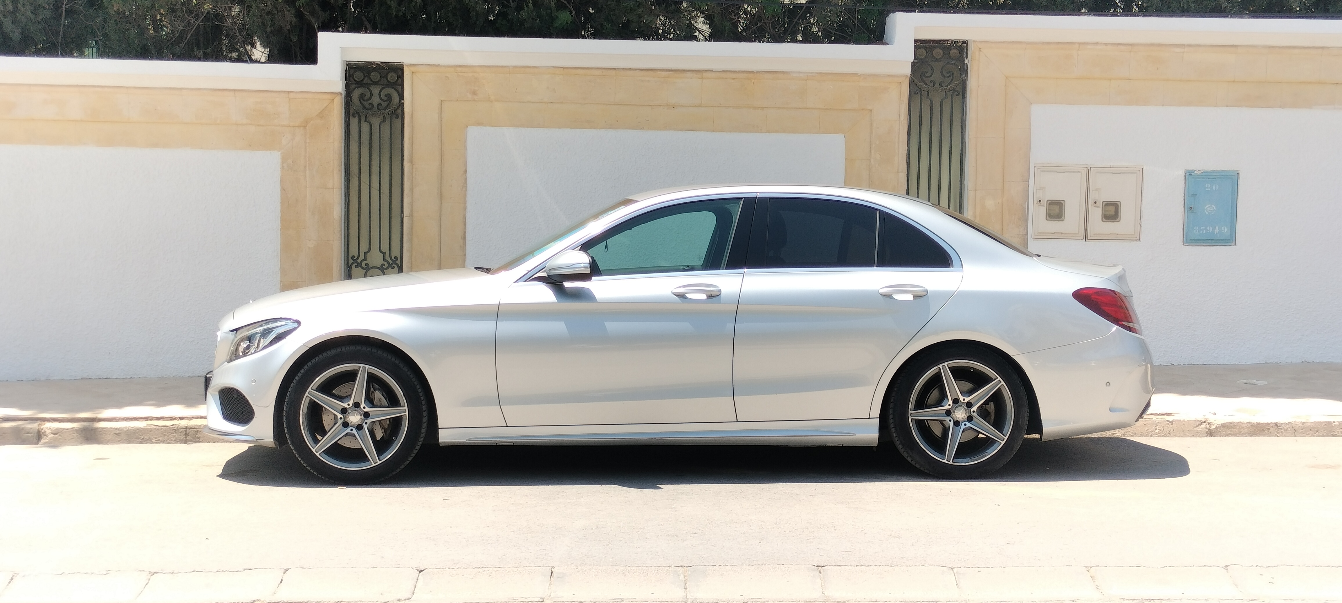 Ariana Ville&nbsp;El Menzah 5&nbsp;Mercedes&nbsp;C&nbsp;Jolie mercedes c200 pack amg silver