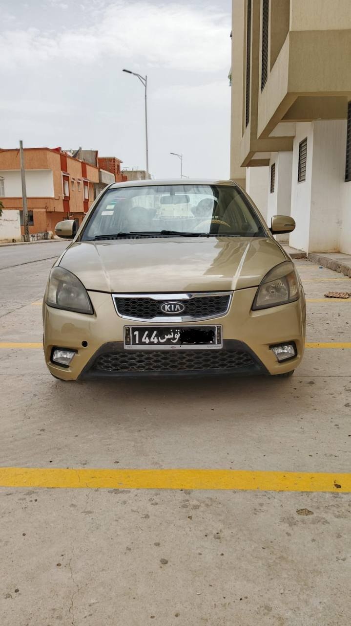 Ezzouhour (Tunis)&nbsp;Cite Ezzouhour&nbsp;Kia&nbsp;Rio&nbsp;Kia rio anne 2010 essence  premiere main