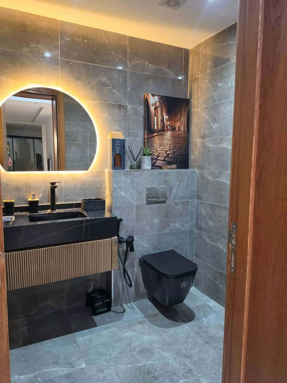 Ariana Ville&nbsp;El Menzah 8&nbsp;Vente&nbsp;Maisons&nbsp;Bel villa tres haut standing a el menzah 8