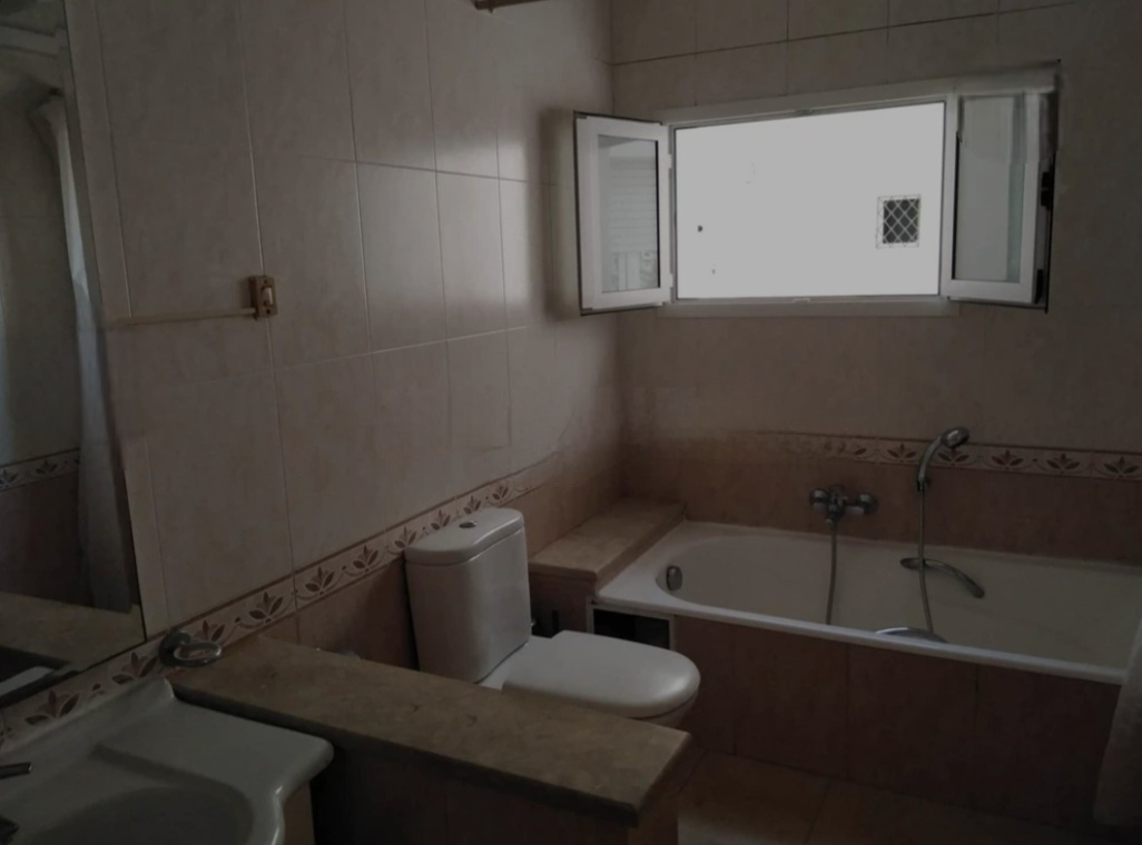 Ariana Ville&nbsp;Cite Ennasr 1&nbsp;Location&nbsp;Appart. 4 pi�ces&nbsp;Appart s plus 4 � ennaser 1