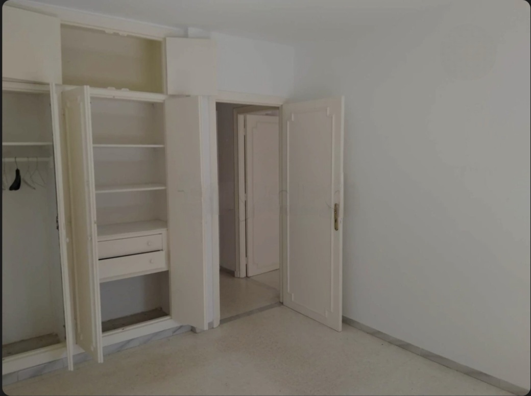 Ariana Ville&nbsp;Cite Ennasr 1&nbsp;Location&nbsp;Appart. 4 pi�ces&nbsp;Appart s plus 4 � ennaser 1