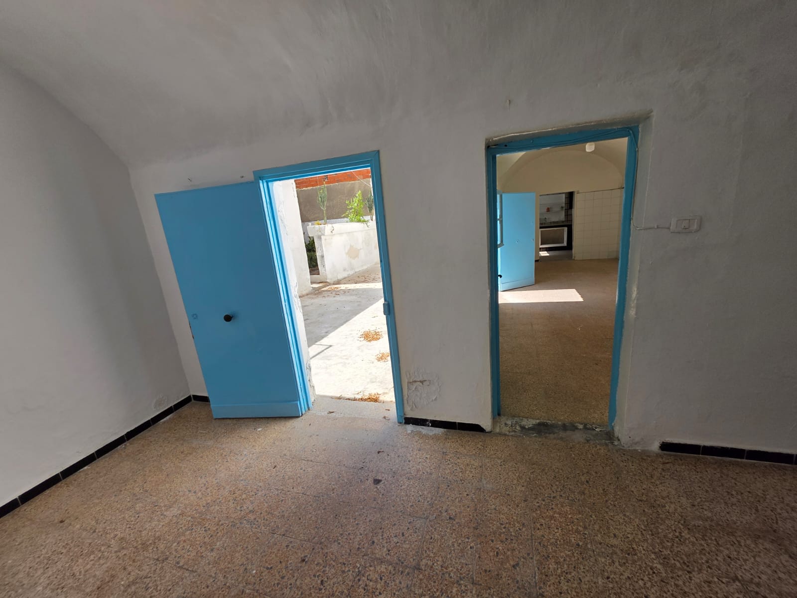 La Soukra&nbsp;Dar Fadhal&nbsp;Location&nbsp;Maisons&nbsp;Titre foncier individue maison et local comercial