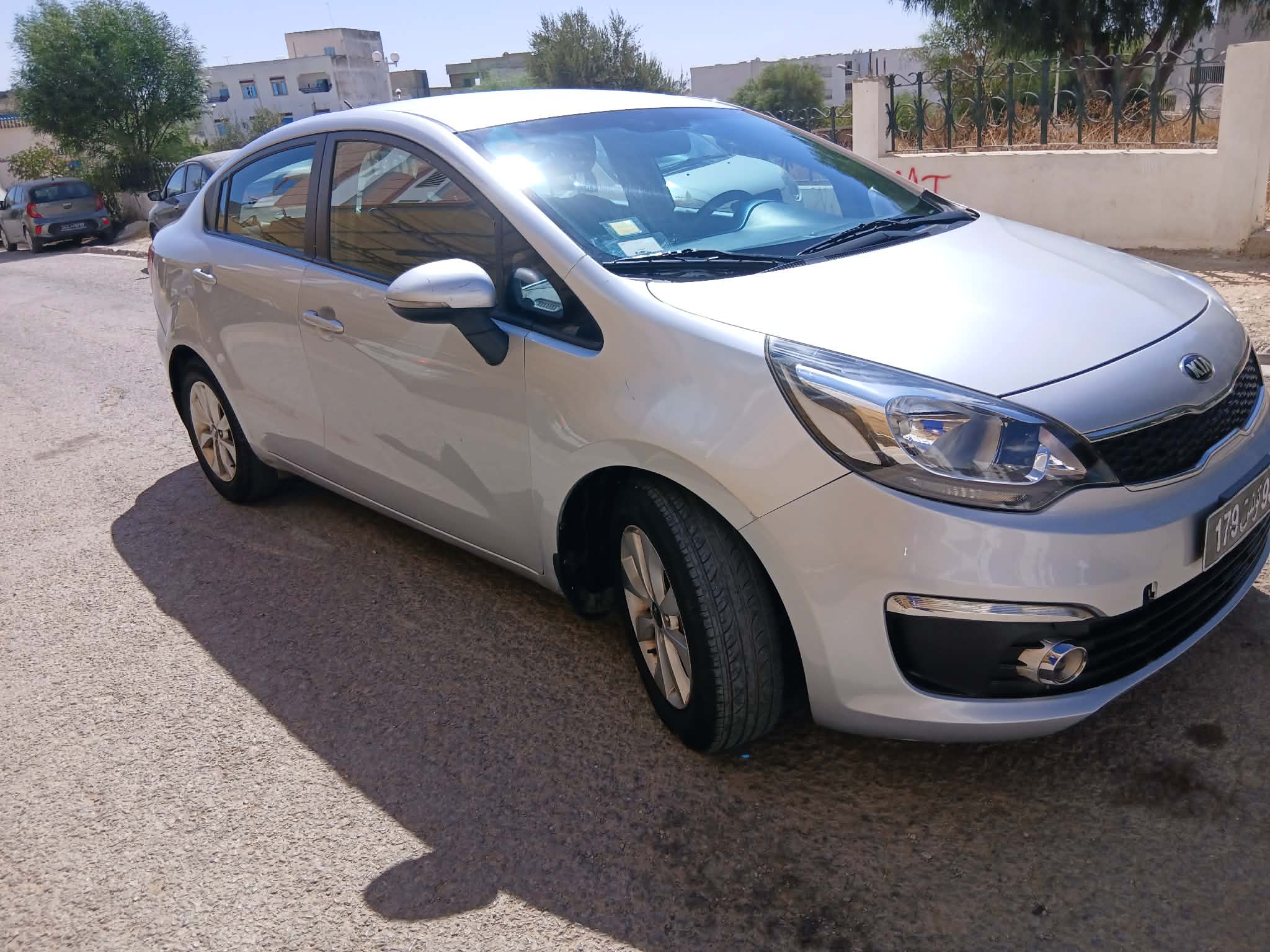 Mnihla&nbsp;Jardins d'el Menzah&nbsp;Kia&nbsp;Rio&nbsp;Kia rio 1�re main mod�le 2015