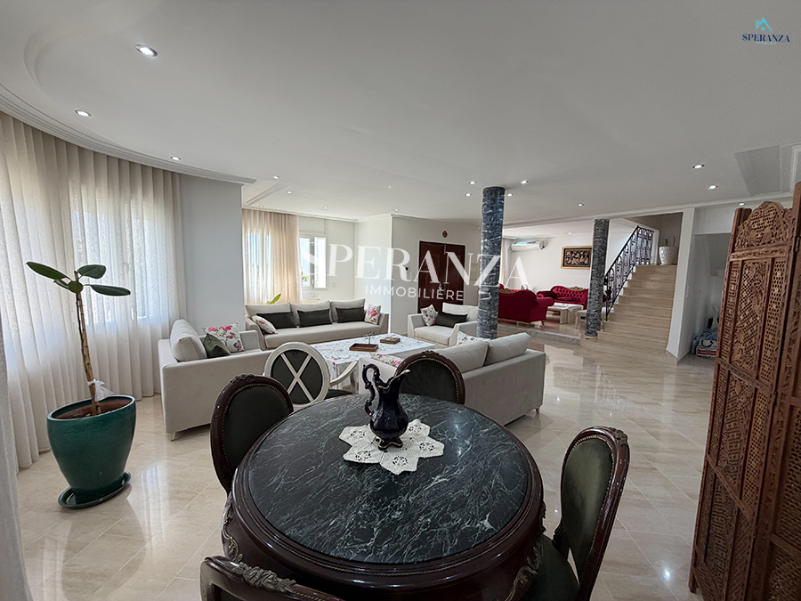 Hammamet&nbsp;Hammamet&nbsp;Location&nbsp;Appart. 5 pi�ces+&nbsp;Villa palazzo
