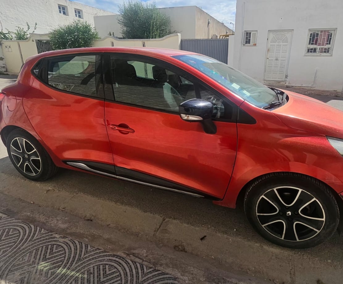 Ben Arous&nbsp;Ben Arous&nbsp;Renault&nbsp;Clio&nbsp;Clio 4 dynamique 5cv