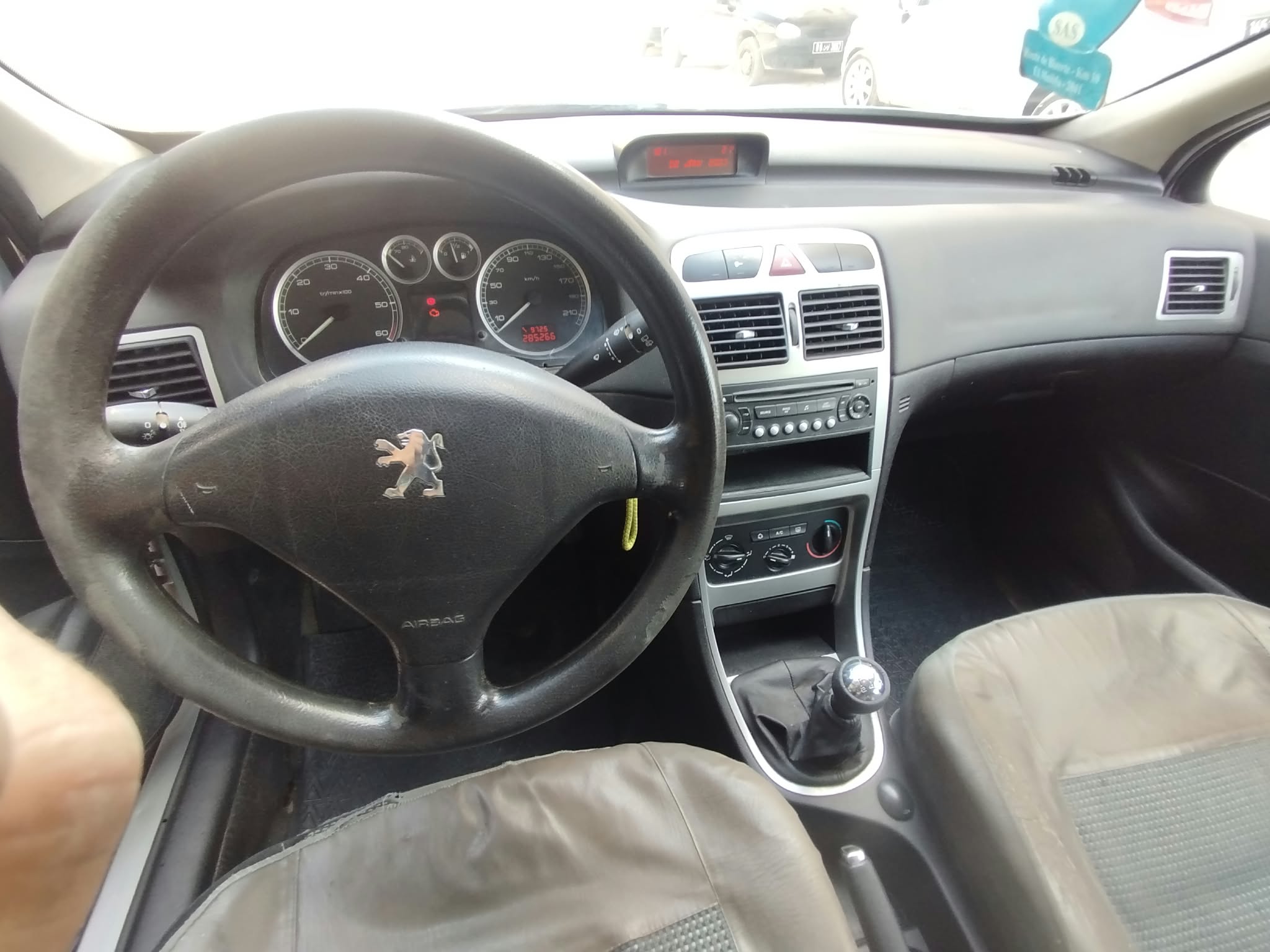 La Soukra&nbsp;La Soukra&nbsp;Peugeot&nbsp;307&nbsp;307 diesel 5 cv premiere main