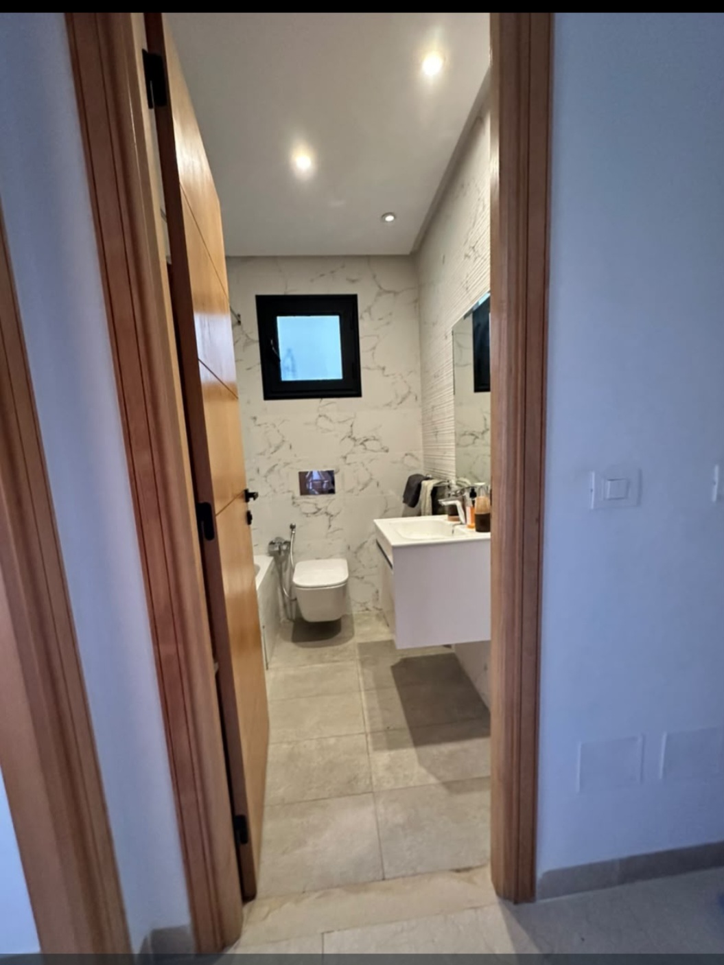 Mnihla&nbsp;Jardins d'el Menzah&nbsp;Location&nbsp;Appart. 3 pi�ces&nbsp;Appartement standing