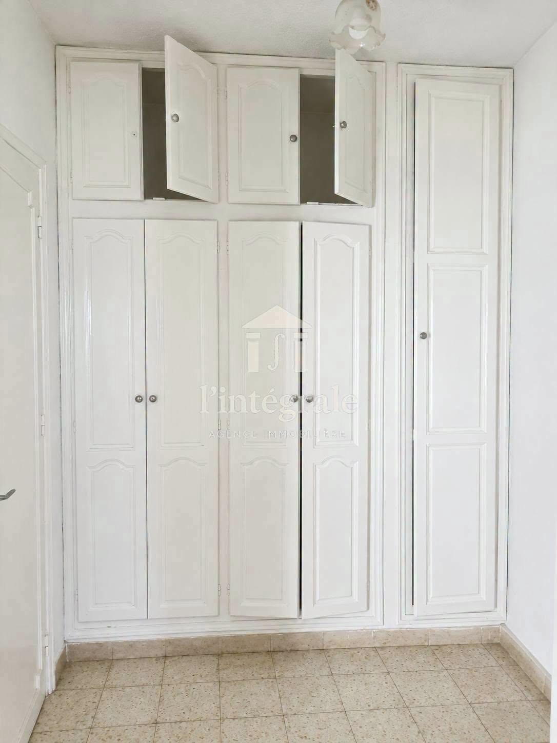 El Menzah&nbsp;El Manar 2&nbsp;Location&nbsp;Maisons&nbsp;Triplex s7 � usage habitation ou bureautique