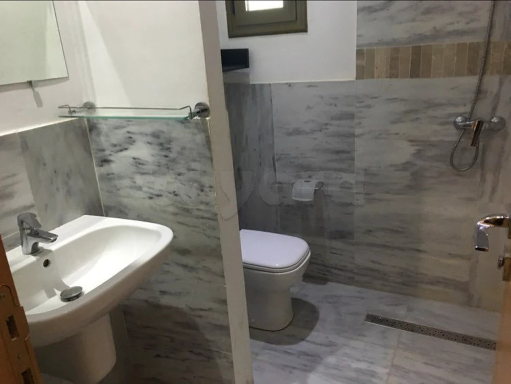 El Menzah&nbsp;Tunis Belvedere&nbsp;Location&nbsp;Appart. 1 pi�ce&nbsp;Beau bureau lafayette