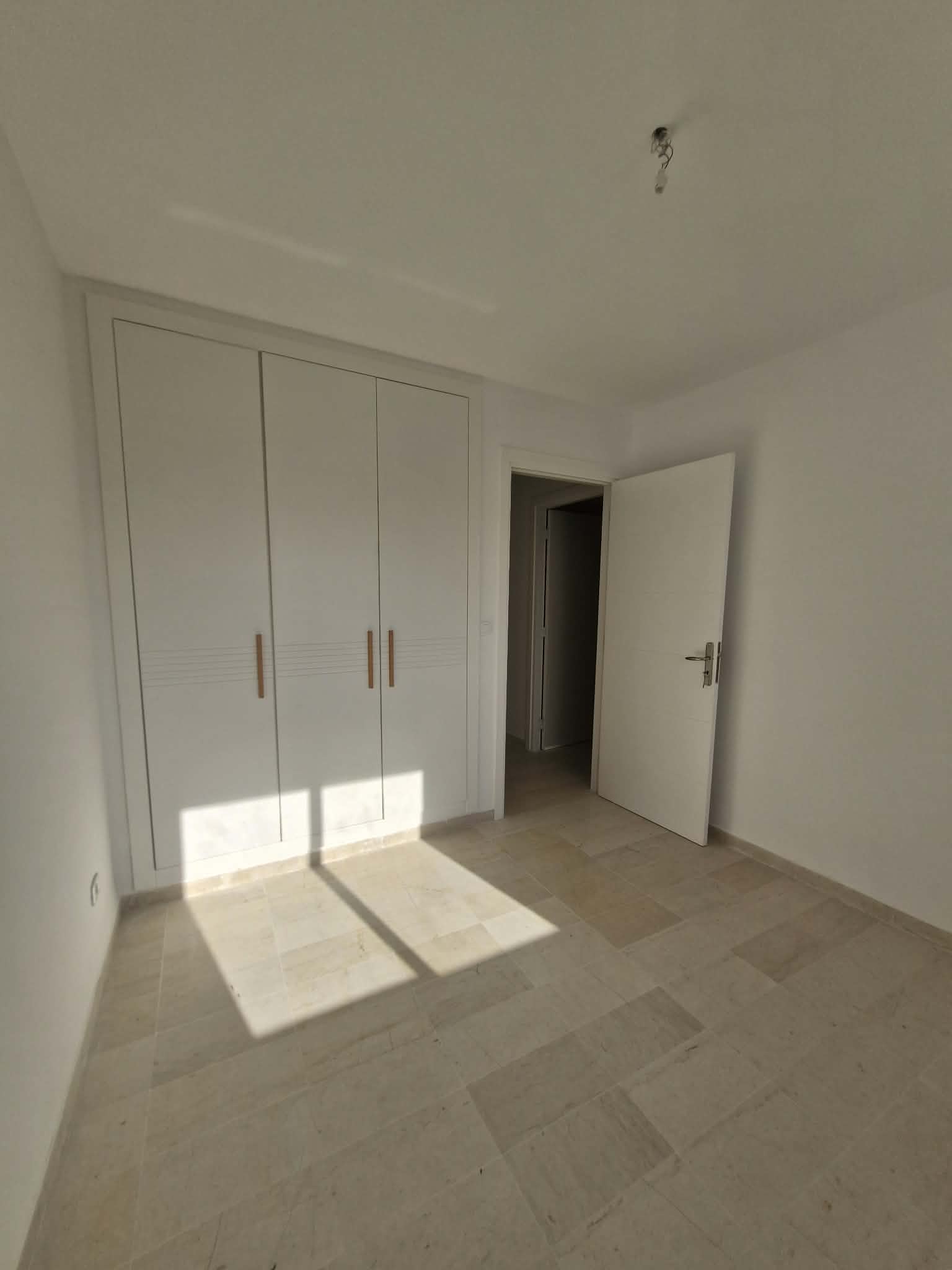 La Soukra&nbsp;Borj Louzir&nbsp;Location&nbsp;Appart. 2 pi�ces&nbsp;Appartement s2 r�sidence essaraya 3 borj louzir